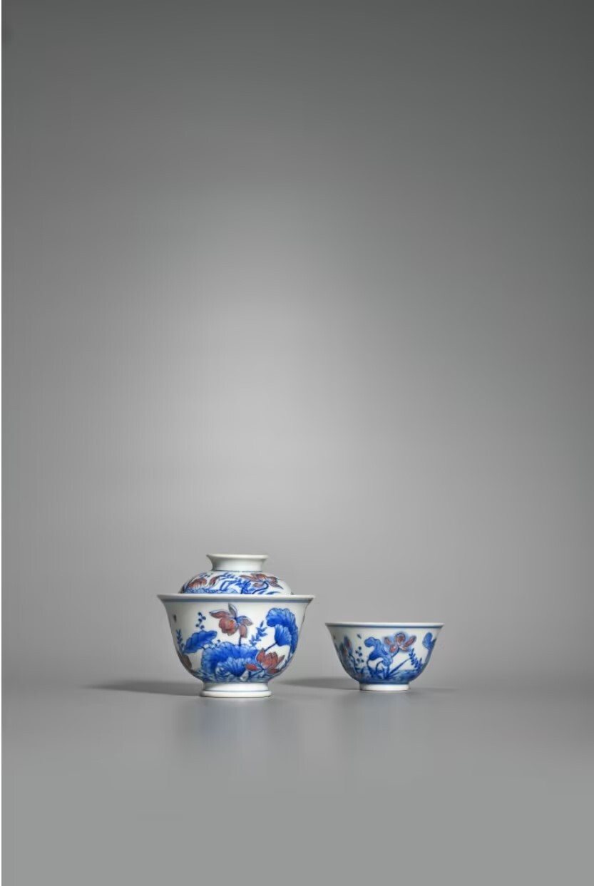 古官青玉青花釉里红并蒂莲茶器在拍卖会大放光彩(图3)