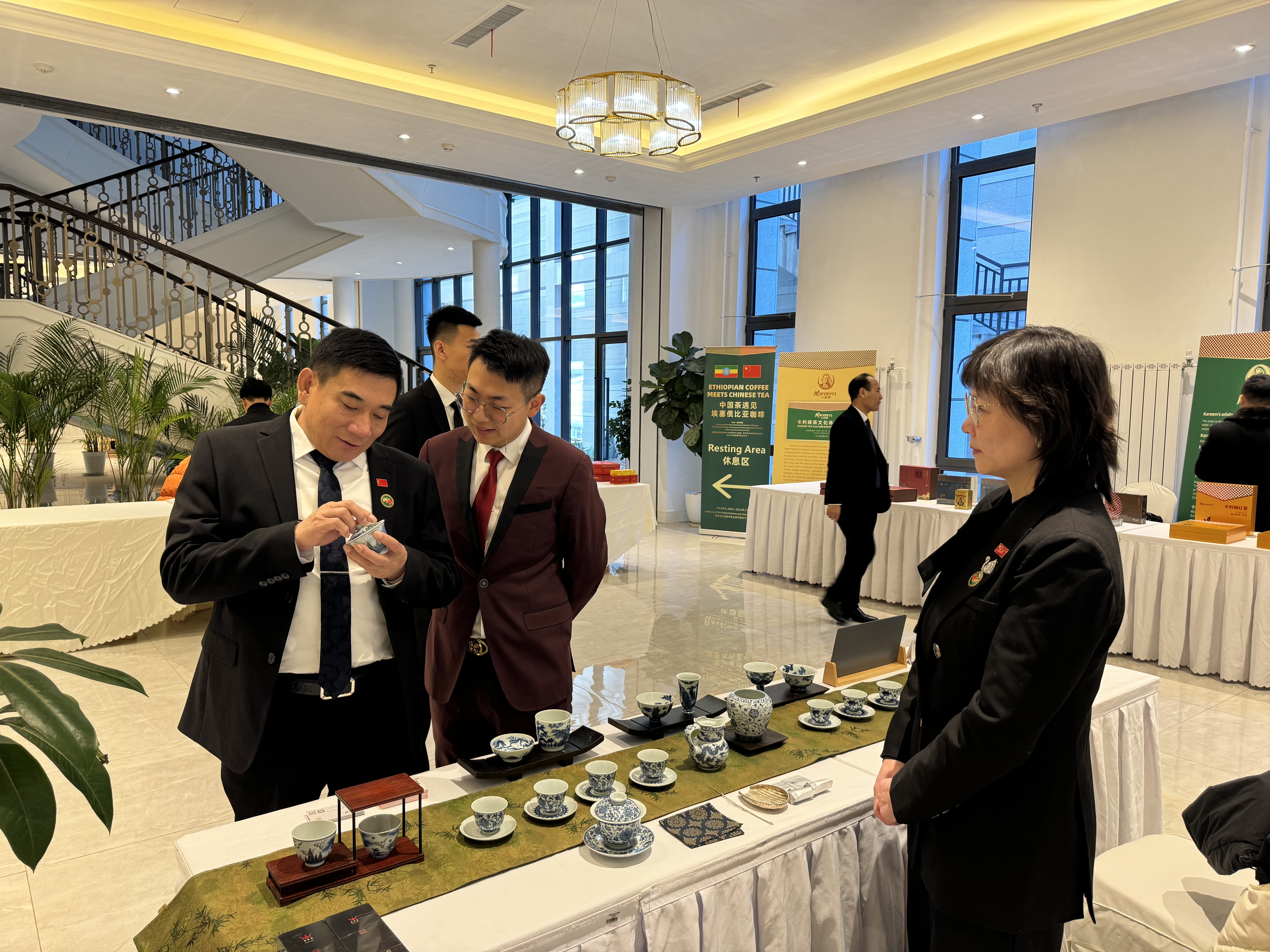 钟家窑受邀出席埃塞俄比亚驻华大使馆“中国茶遇见埃塞俄比亚咖啡”品鉴会(图3)