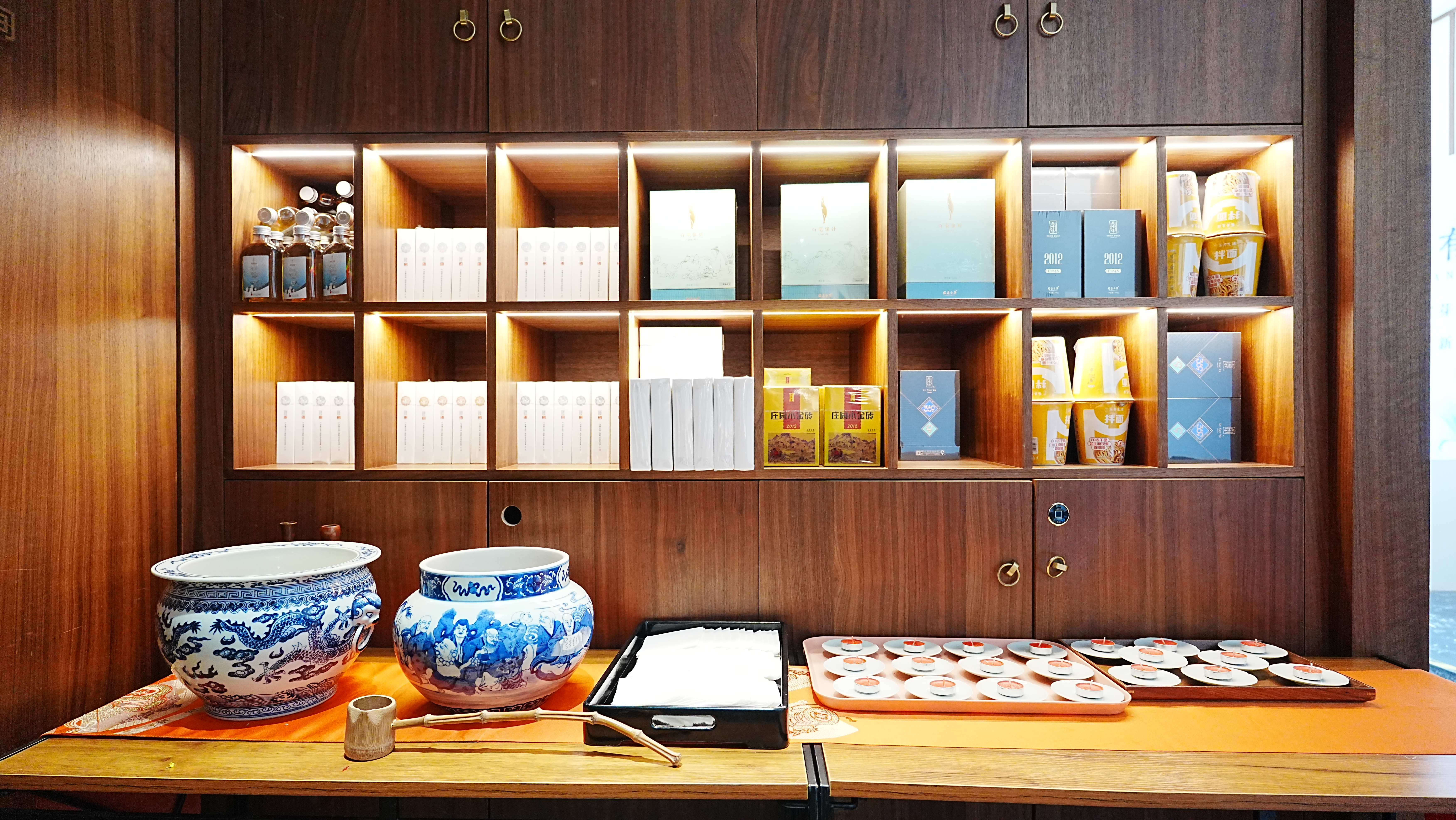 东方神韵·山海有灵 | 钟家窑×绿雪芽联名款【精卫填海】新品发布会圆满举行(图4) 钟家窑X绿雪芽【东方神韵·山海有灵】联名茶会在上海外滩圆满举行(图4)