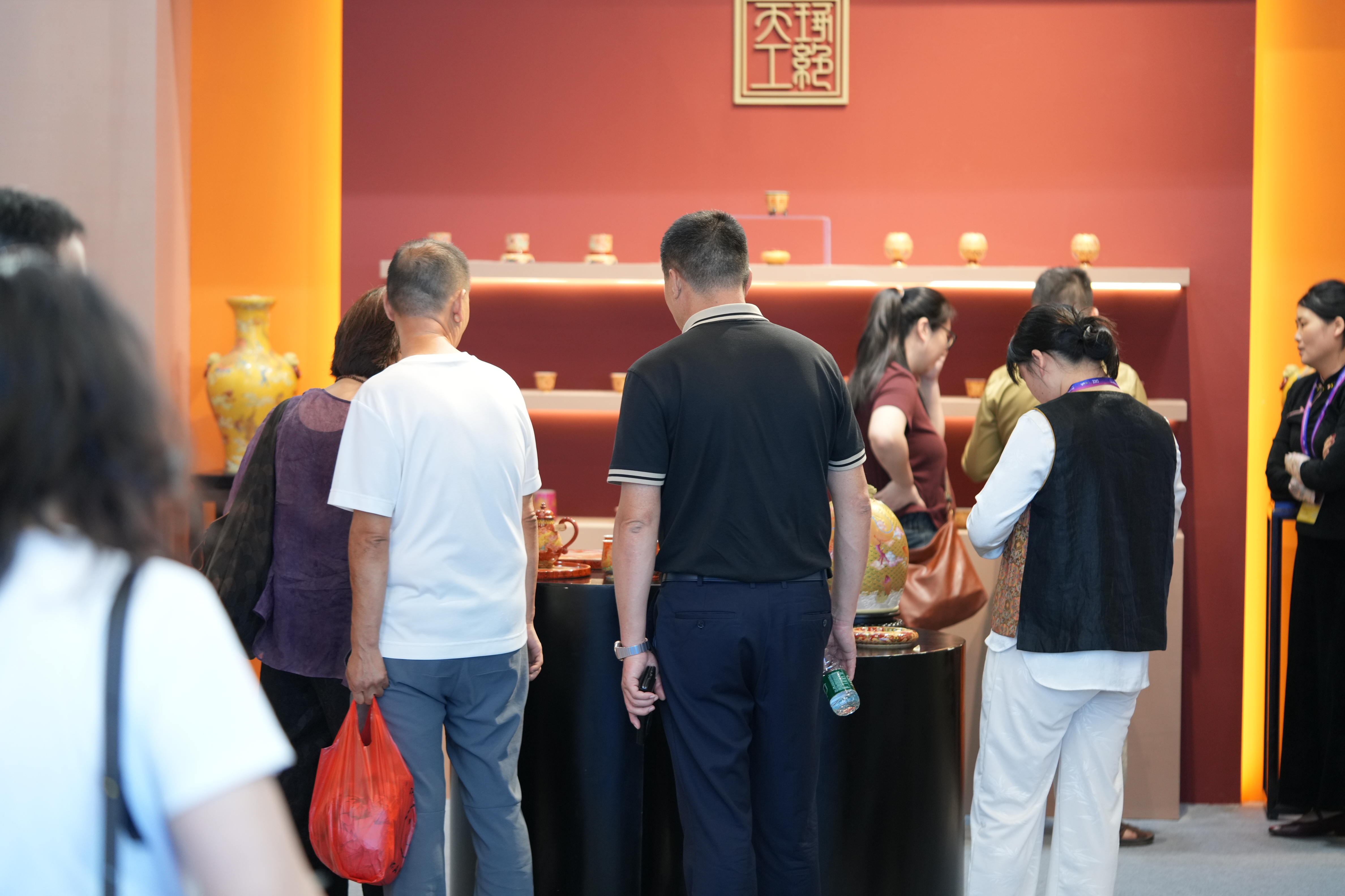 琢绝天工携金丝珐琅彩巅峰之作亮相2025景德镇瓷博会 ——百年匠艺对话千年瓷都，续写东方美学新传奇(图10)