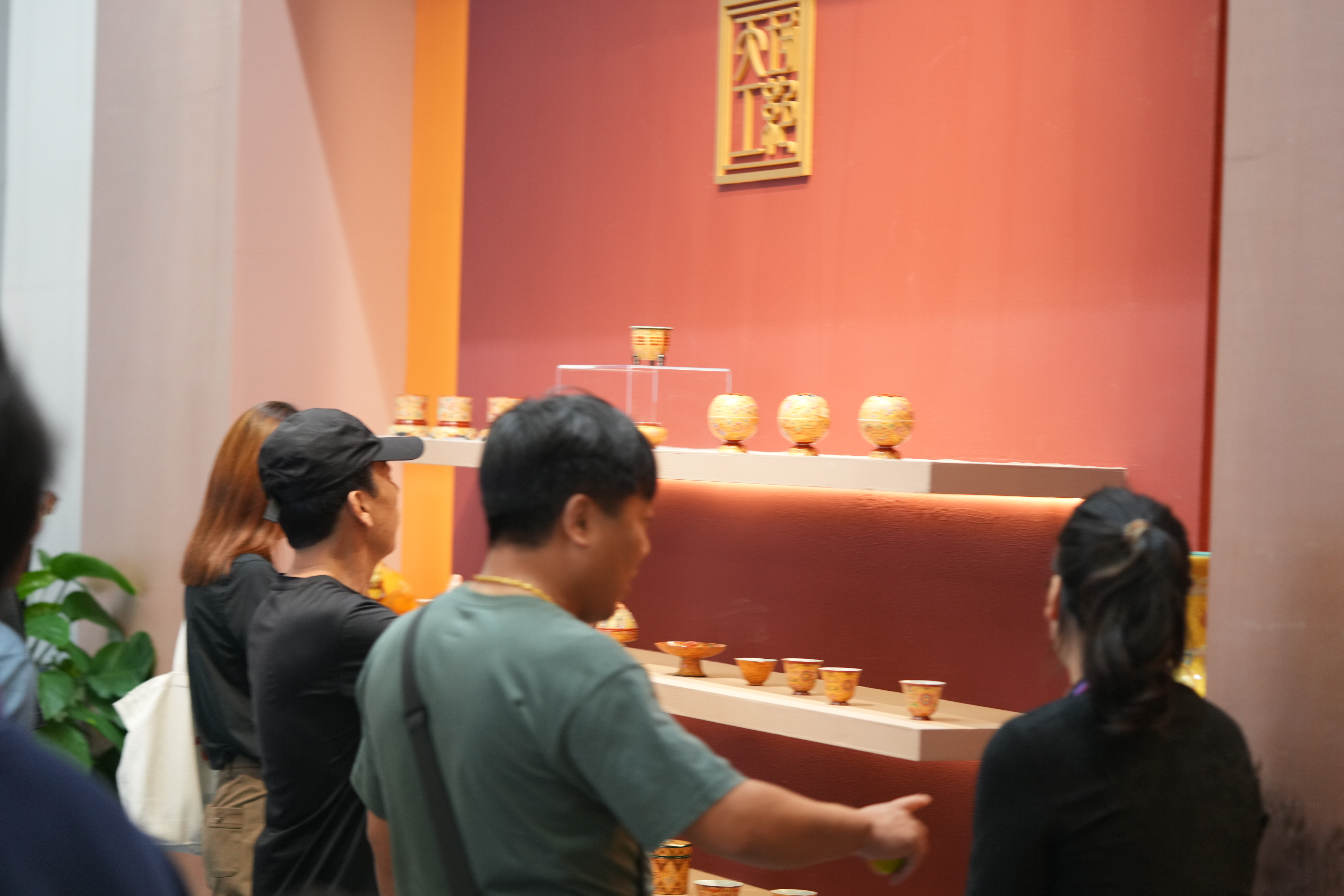 琢绝天工携金丝珐琅彩巅峰之作亮相2025景德镇瓷博会 ——百年匠艺对话千年瓷都，续写东方美学新传奇(图9)