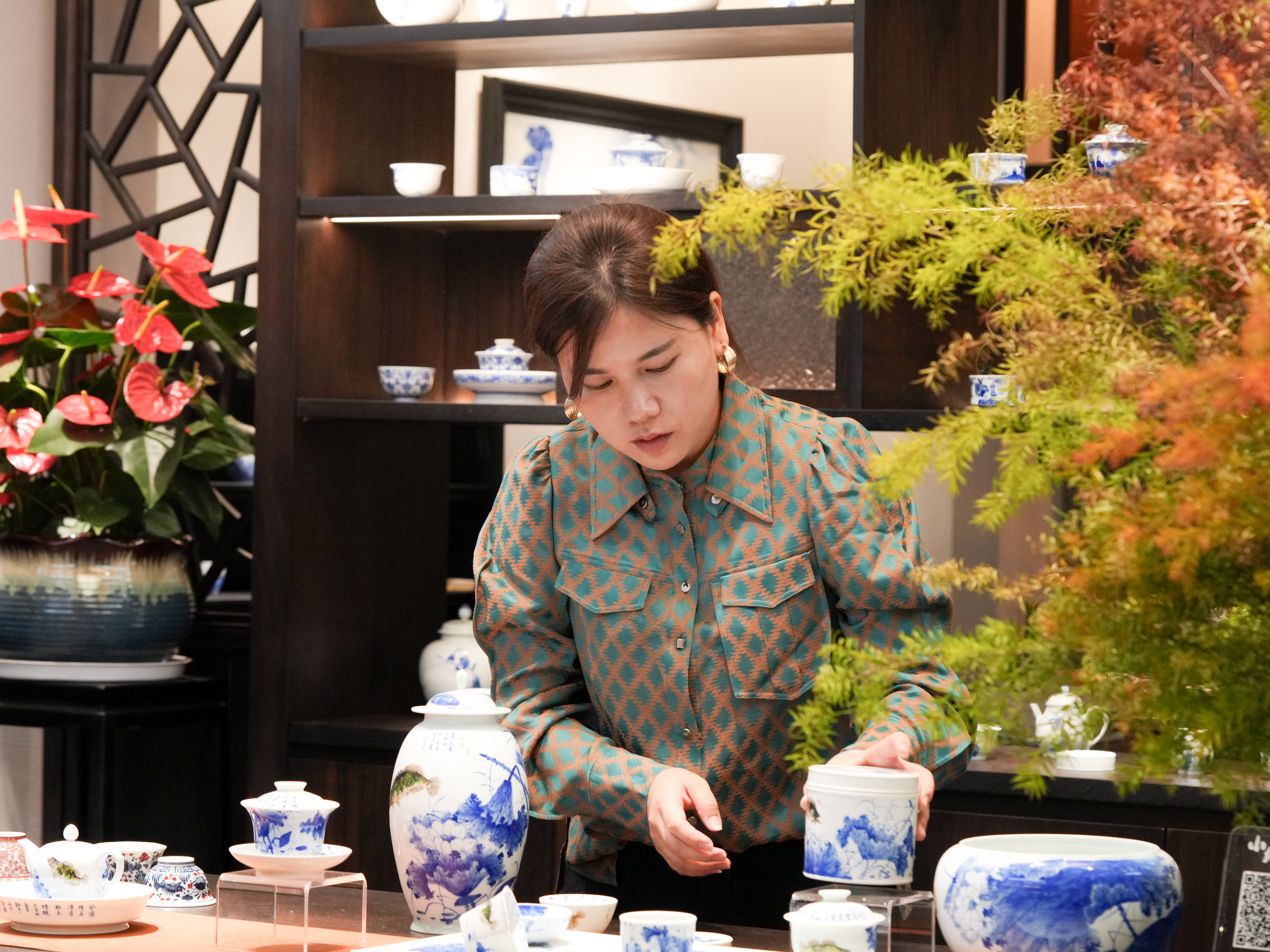 小桥窑亮相景德镇陶艺街 千年瓷韵焕发新生机(图3)