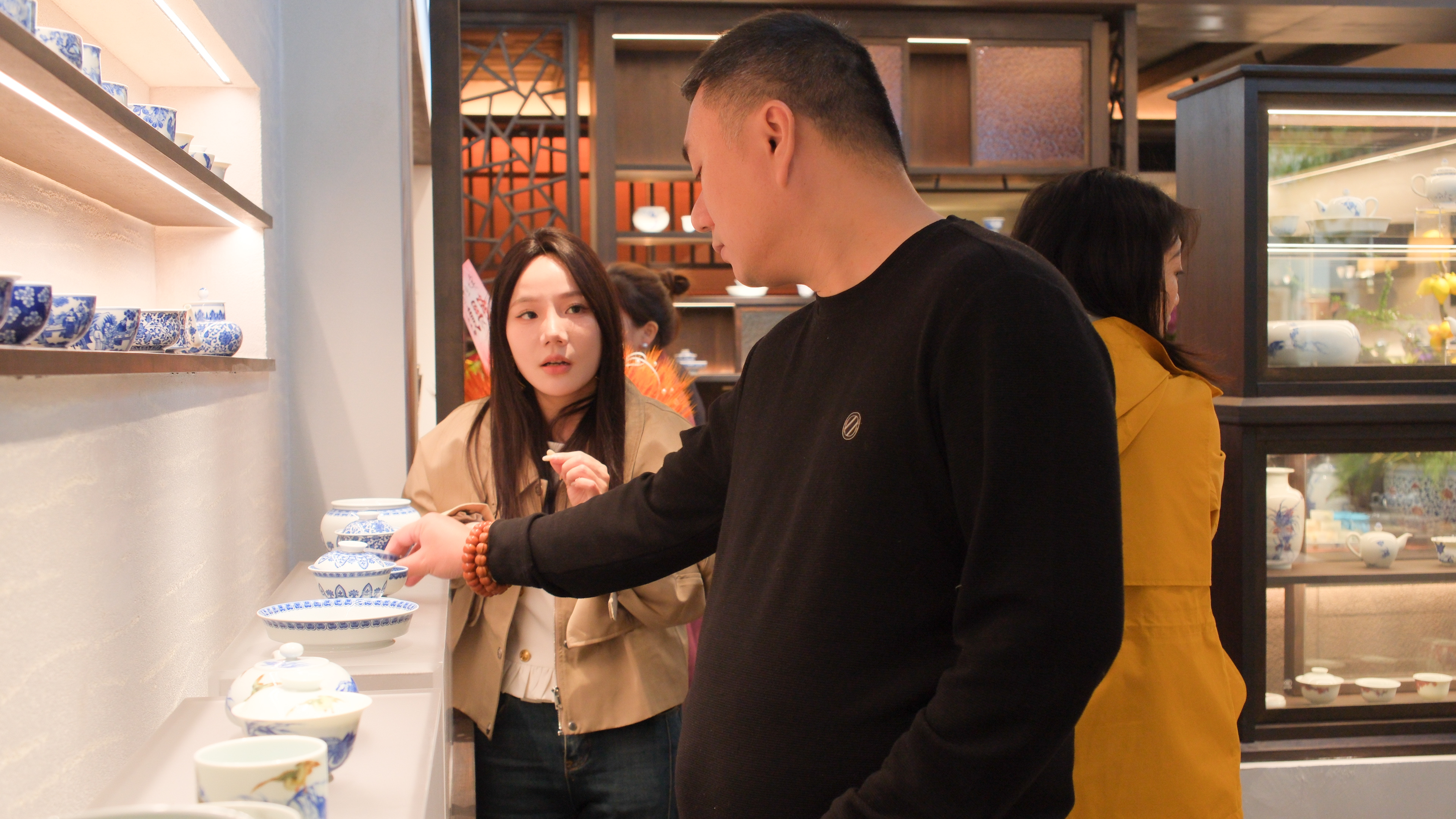 小桥窑亮相景德镇陶艺街 千年瓷韵焕发新生机(图4)