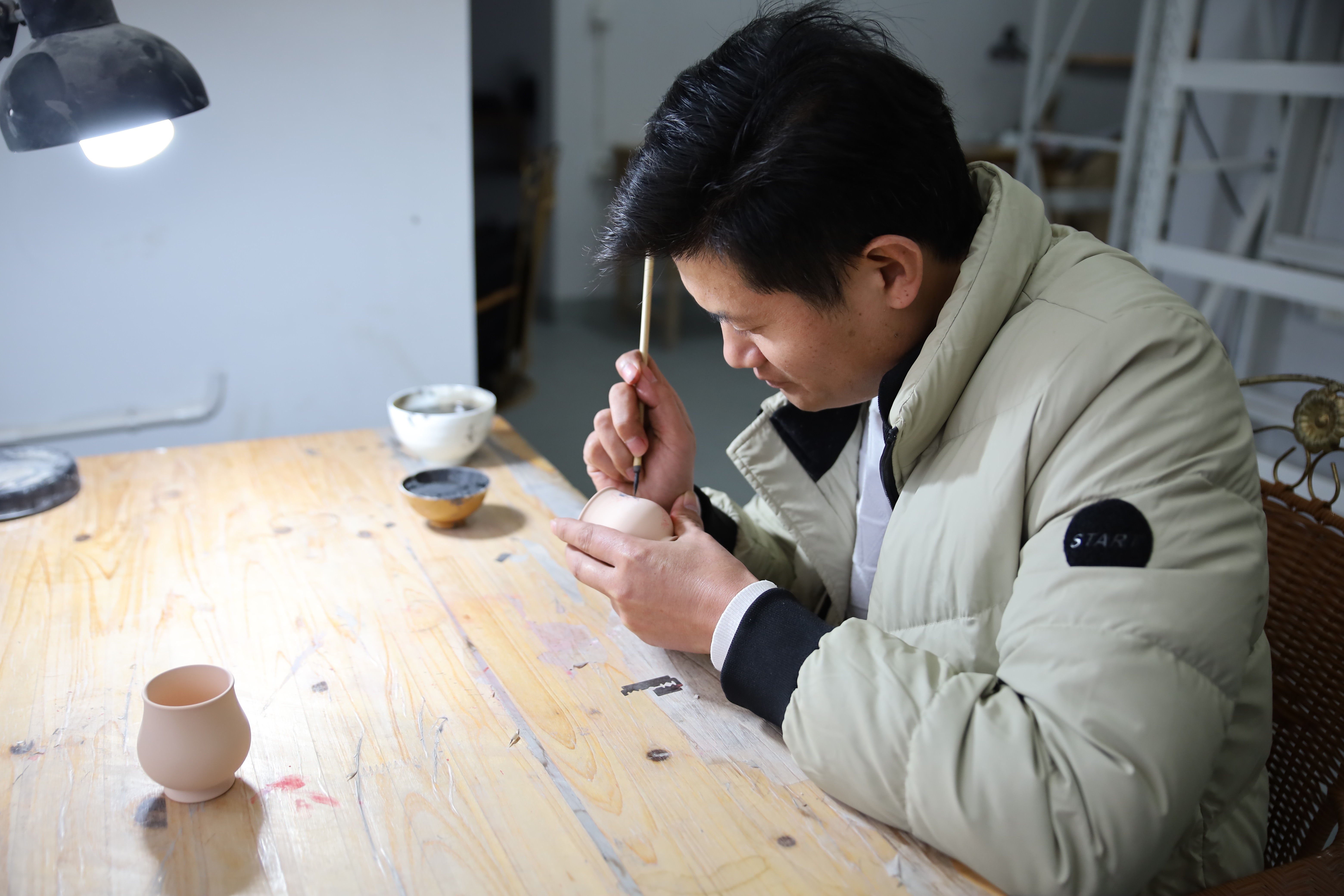 “当代鸟王”史来钟引领青花艺术走进生活(图1)