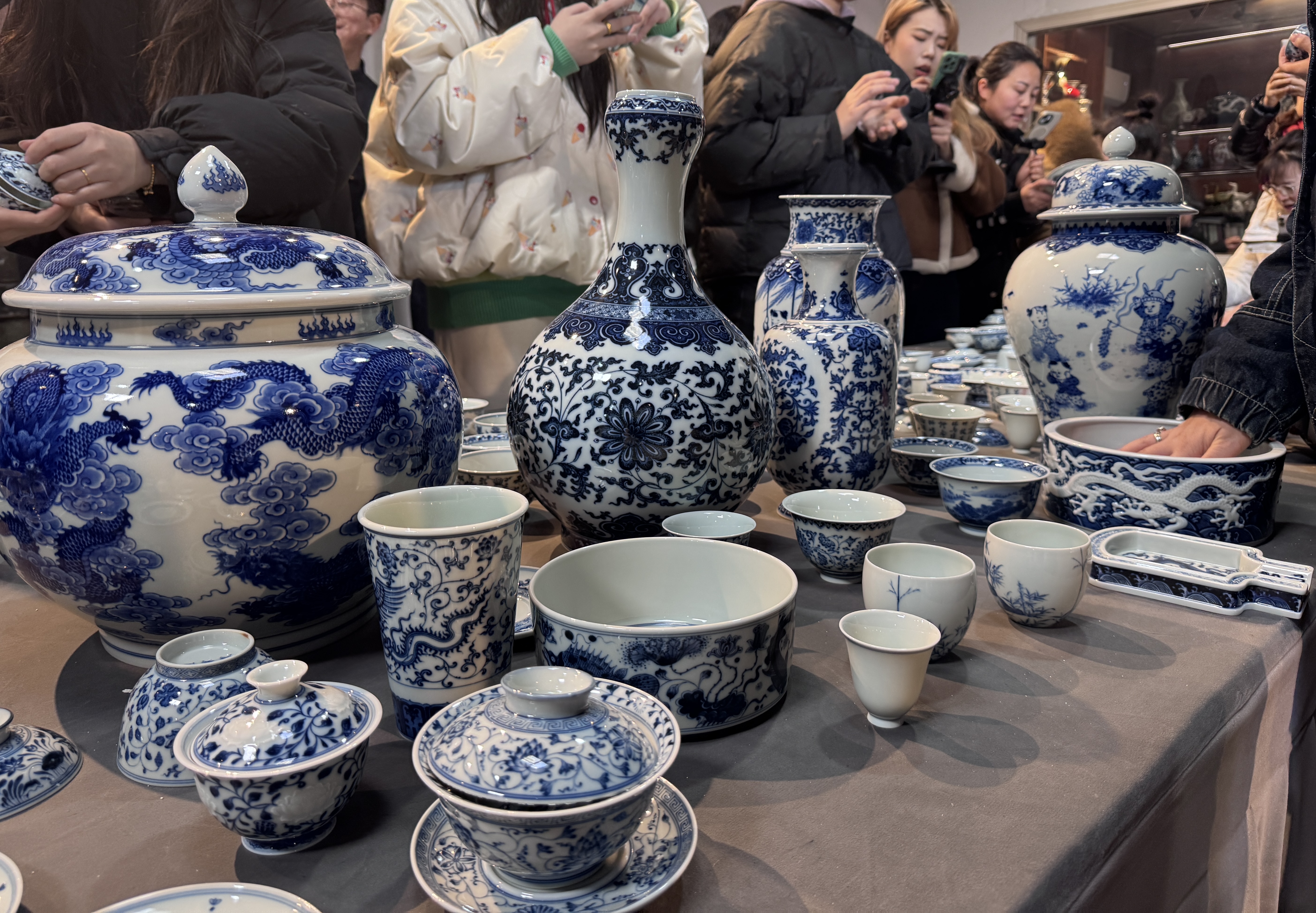 钟家窑2026“新年第一窑”开窑：千年窑火在瓷都新篇中淬炼传世之美(图3)