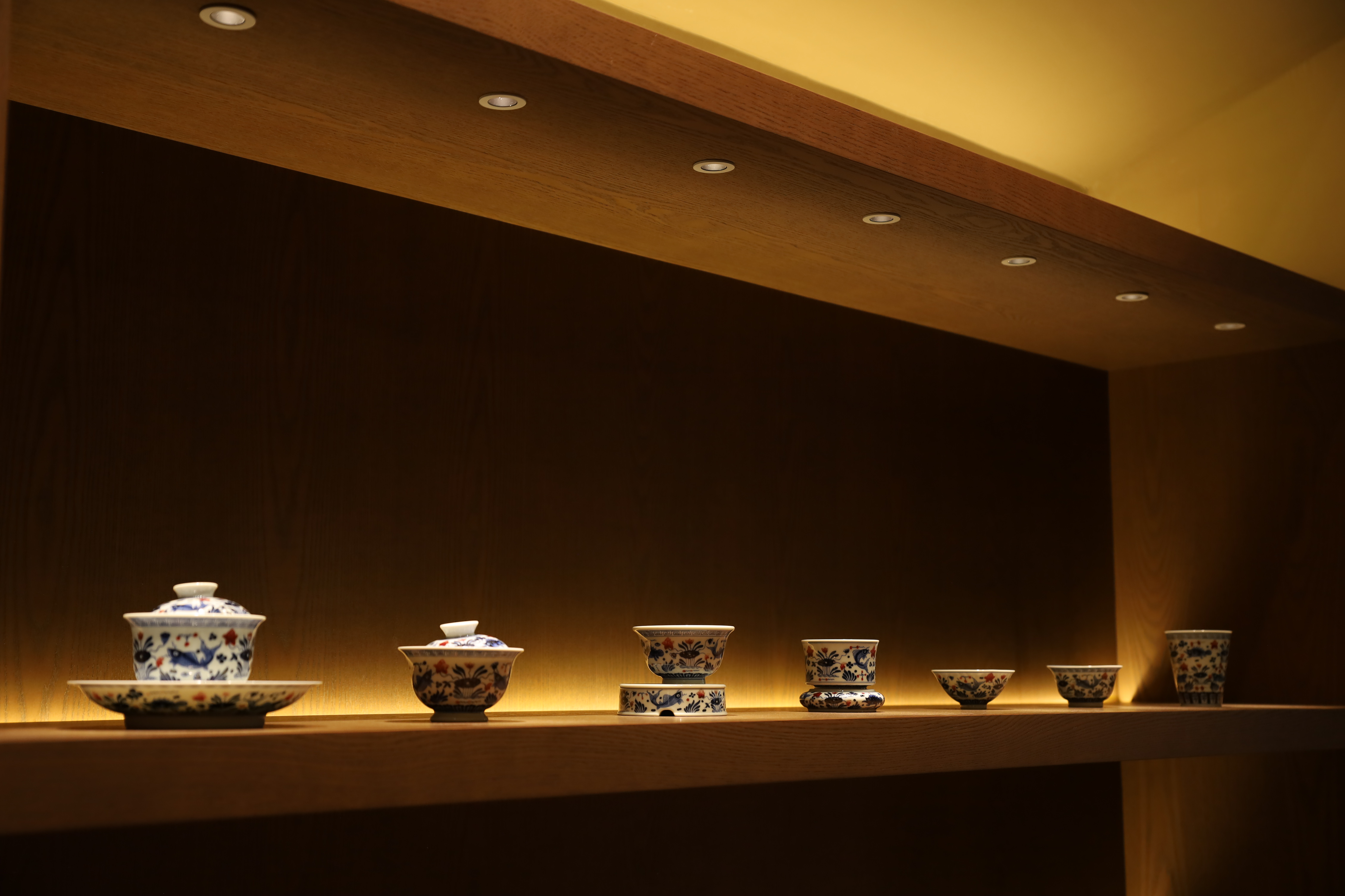 屹朴堂：当代美学，重燃千年釉里红之魂(图1)