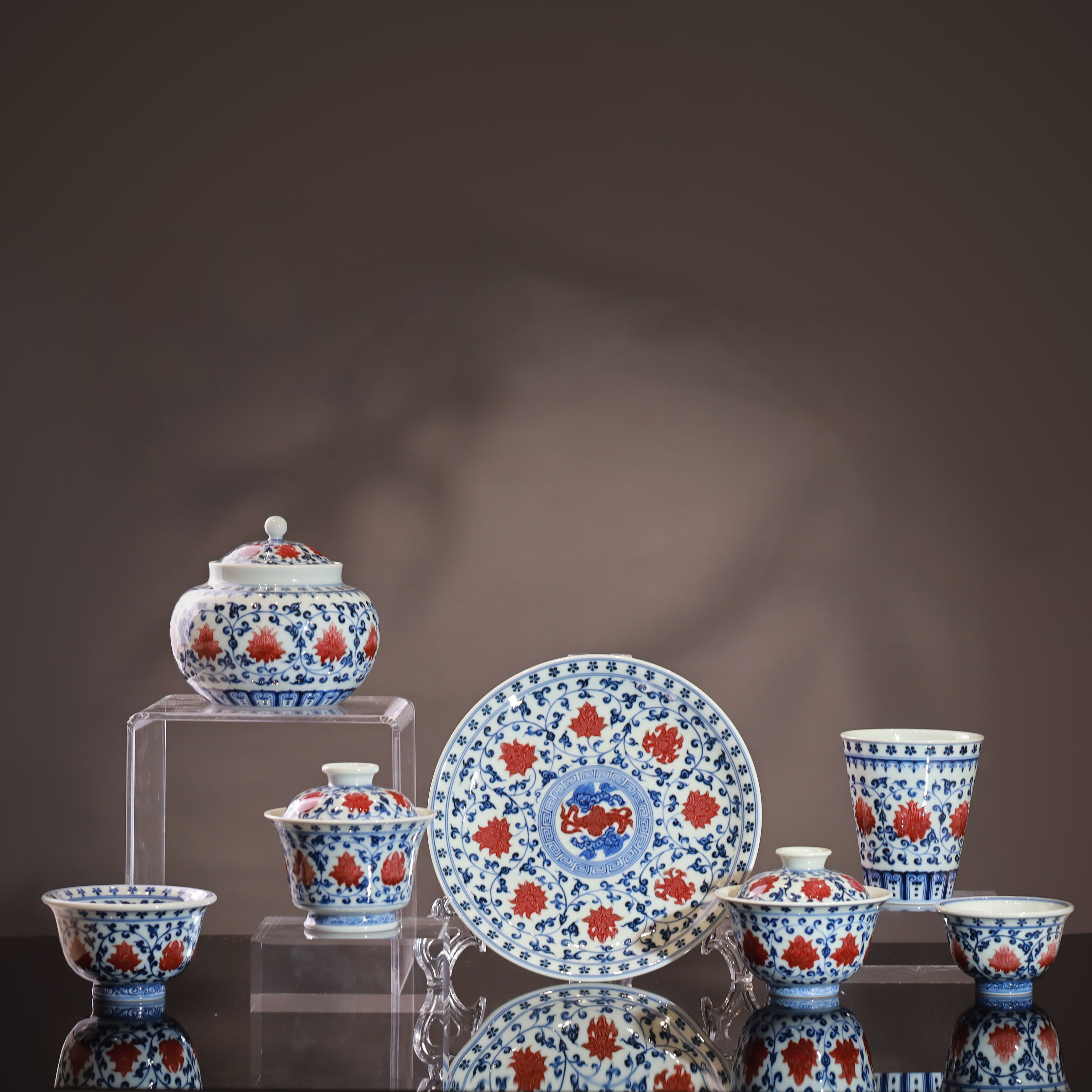 屹朴堂：以三代匠心铸就釉里红“当代第一品牌”(图2)