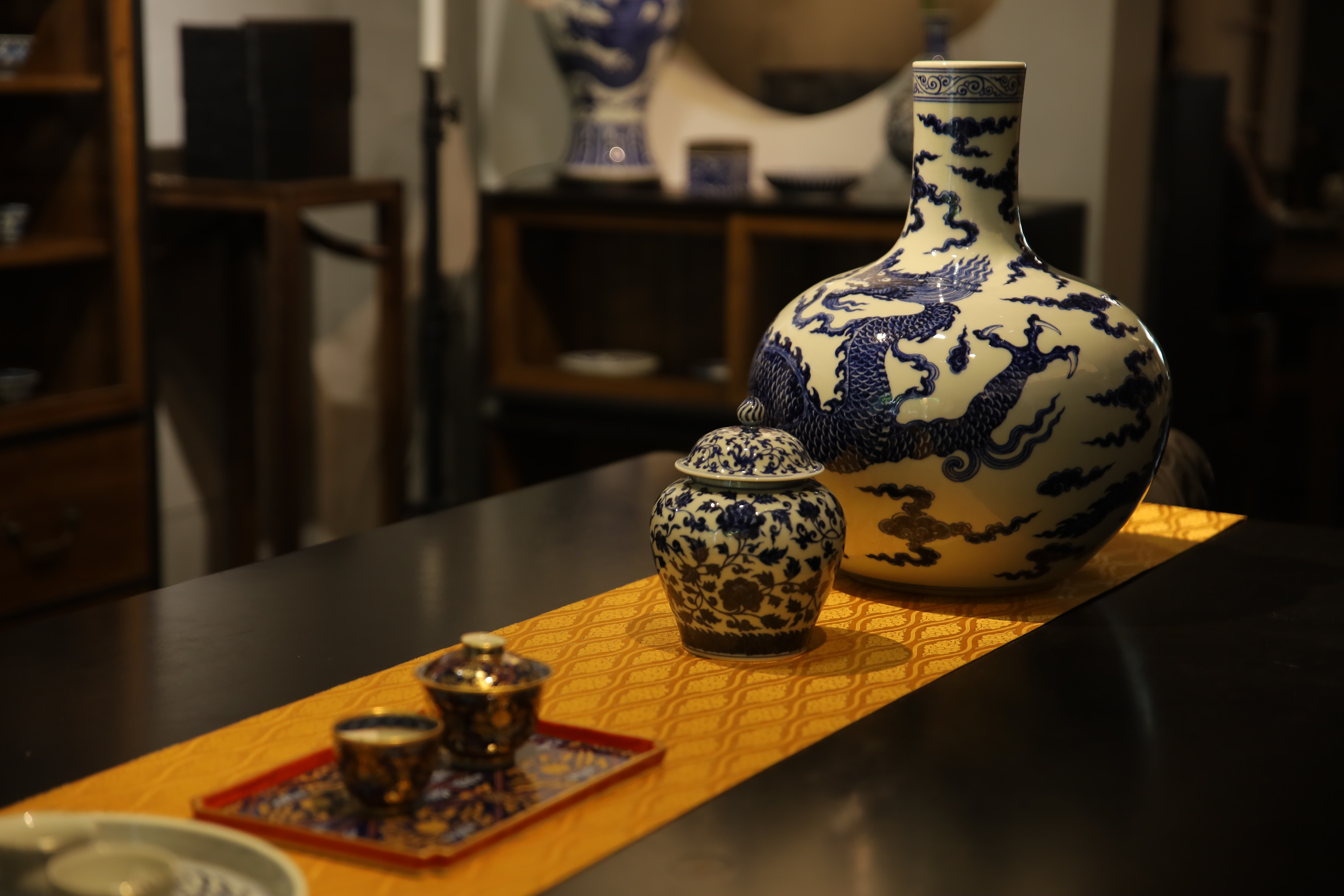 在古韵中寻找当代脉搏：舜瓷天工一品，以极致“还原”对话永宣青花(图4)