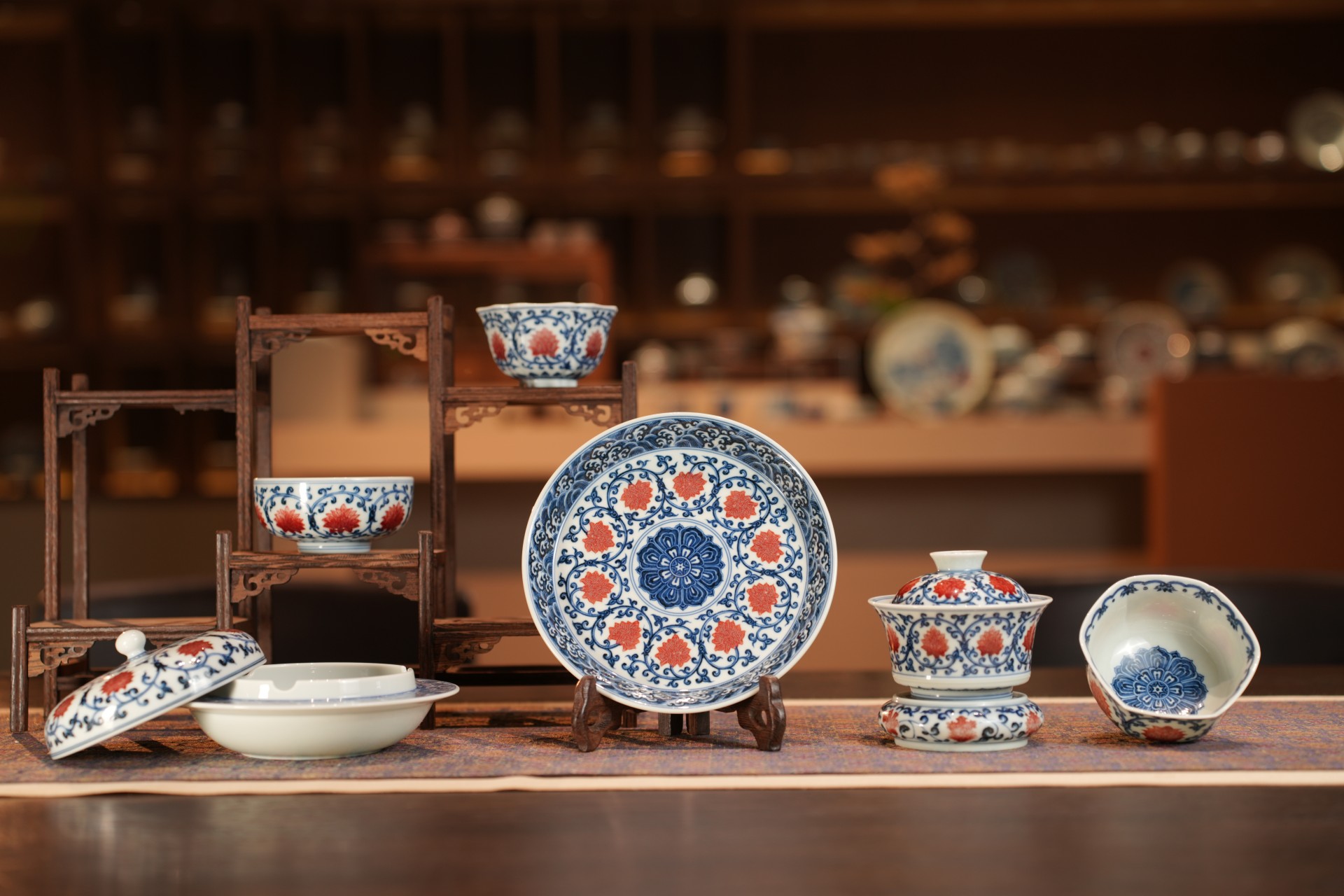 屹朴堂：以“釉里红”定义东方美学的当代复兴(图3)