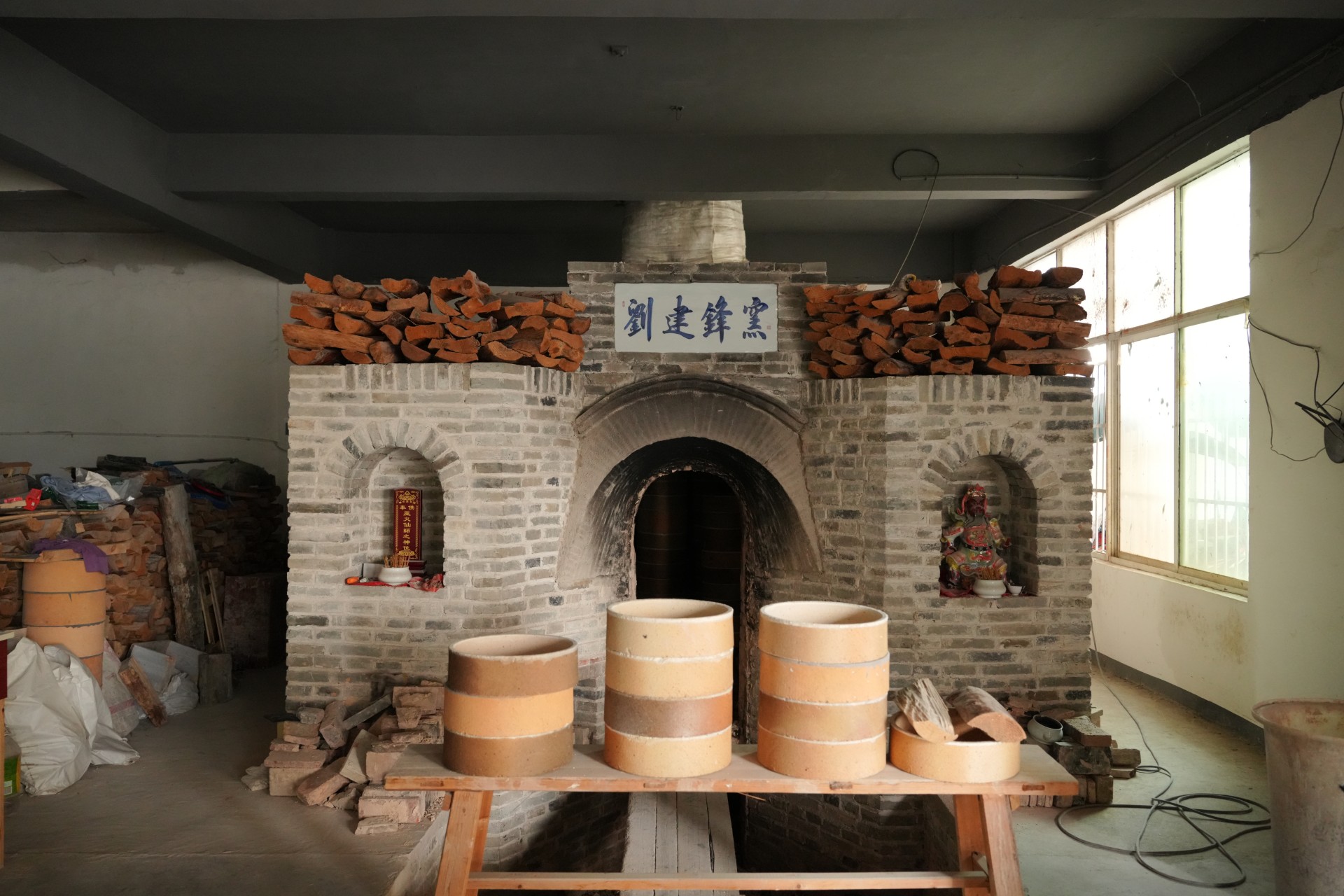 釉里红，何为上品？刘建锋窑以一抹“明韵古