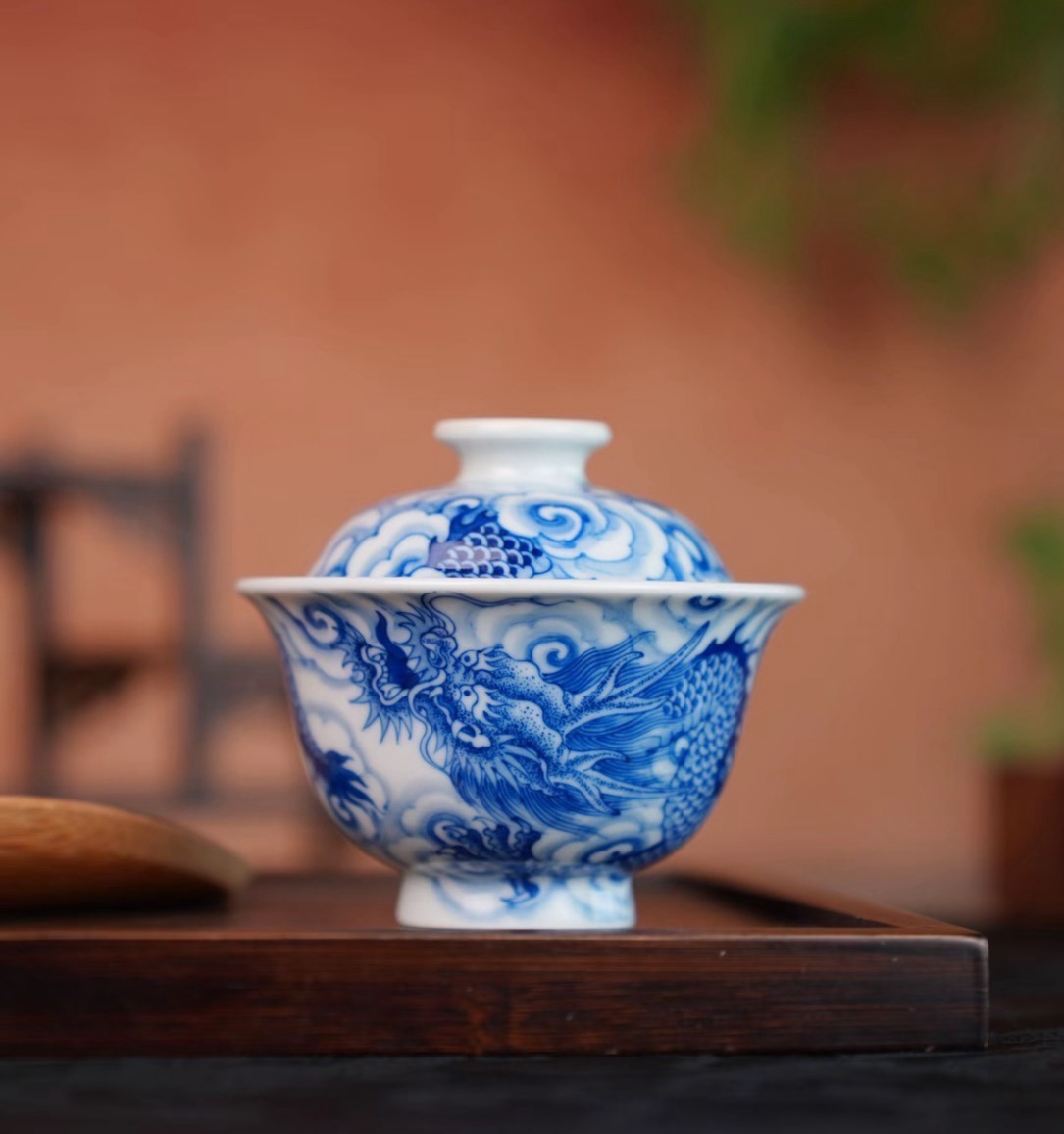 当代仿古青花标杆,刘建锋窑为何成为懂行人的“闭眼入”首选?(图1) 当代仿古青花标杆,刘建锋窑为何成为懂行人的“闭眼入”首选?(图1)