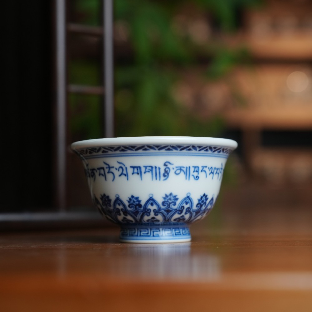 以火为鉴、以古为师:景德镇刘建锋窑坚持全系松木柴窑,重释永宣青花之美(图2) 以火为鉴、以古为师:景德镇刘建锋窑坚持全系松木柴窑,重释永宣青花之美(图2)