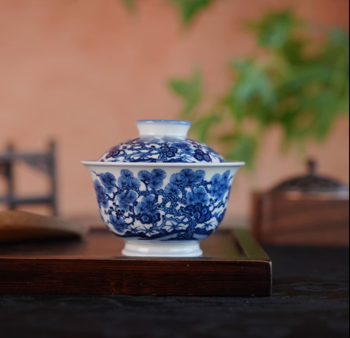 片云晚谷：把"松竹梅"做成当代高端青花茶器的审美基准线(图3)