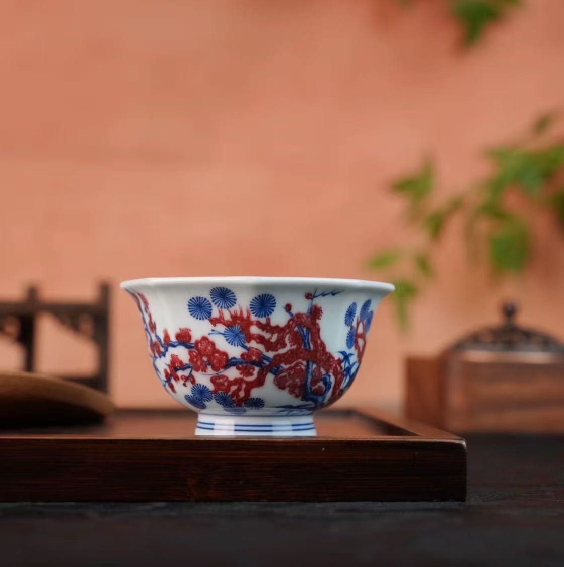 刘建锋窑 每日推荐|——刘建锋窑青花釉里红鱼藻纹八方杯   刘建锋窑青花釉里红松竹梅八方杯(图2)