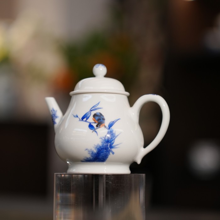 以瓷为桥续文脉 以匠心立标杆——景德镇小桥窑深耕文人青花助推当代陶瓷艺术“文艺复兴”(图2)