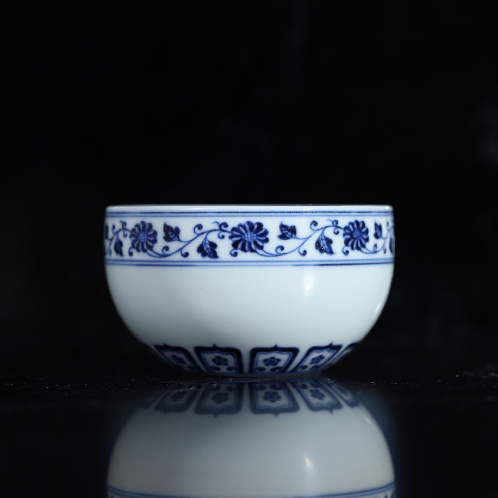 片云晚谷「青花宝相」—— 以教科书级画工与极简留白，重塑当代青花茶器审美标杆(图2)