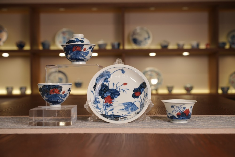 屹朴堂青花釉里红「荷塘月色」套组｜满池清韵，尽在一盏之间(图1)