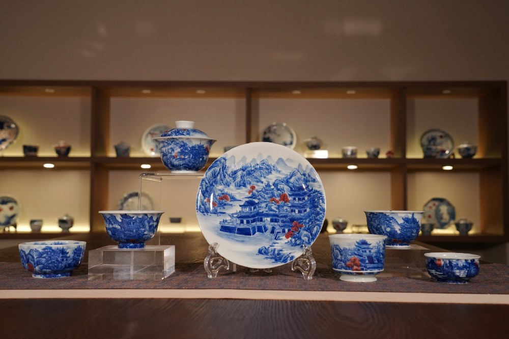 窑火淬真色 一席揽青山——屹朴堂「青花釉里红细工山水」系列(图1) 窑火淬真色 一席揽青山——屹朴堂「青花釉里红细工山水」系列(图1)