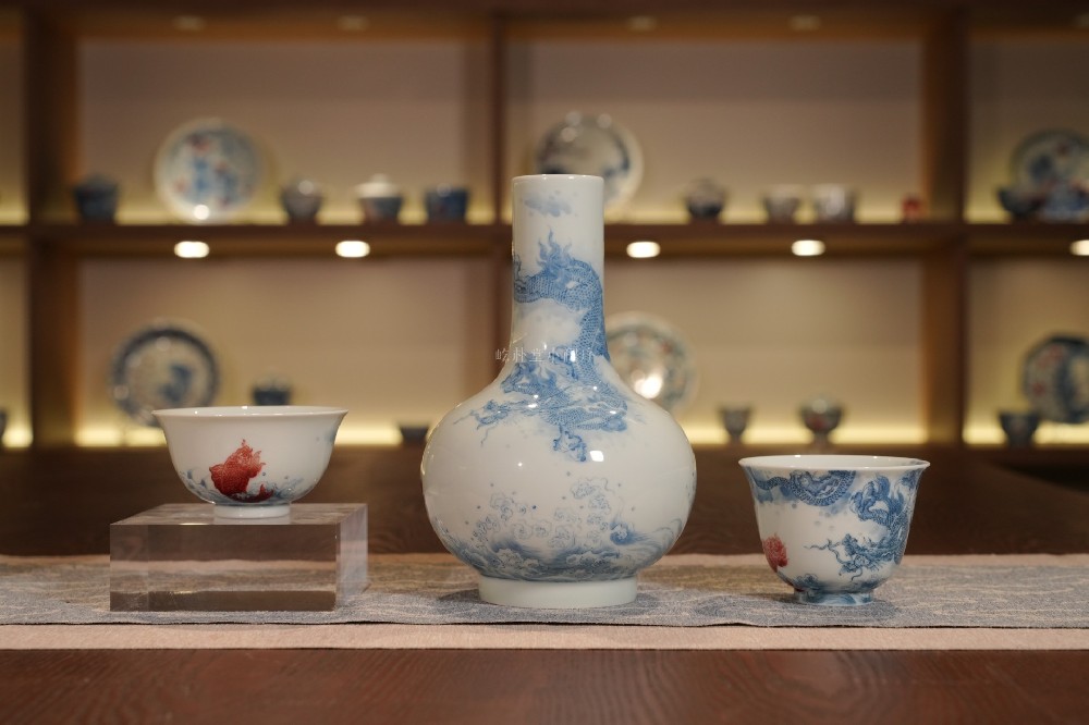 以线塑魂,以火炼心:屹朴堂“线条釉里红”定义当代瓷艺美学新高度(图2) 以线塑魂,以火炼心:屹朴堂“线条釉里红”定义当代瓷艺美学新高度(图2)