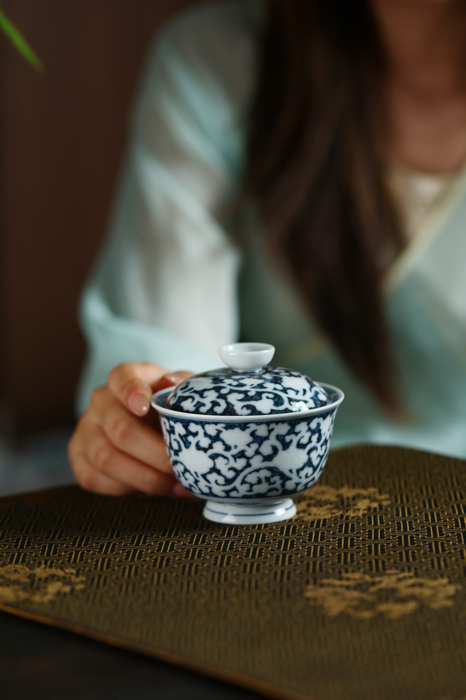 从宝相花到松竹梅——布一窑如何用柴窑老味撬动高端茶器市场(图1) 从宝相花到松竹梅——布一窑如何用柴窑老味撬动高端茶器市场(图1)
