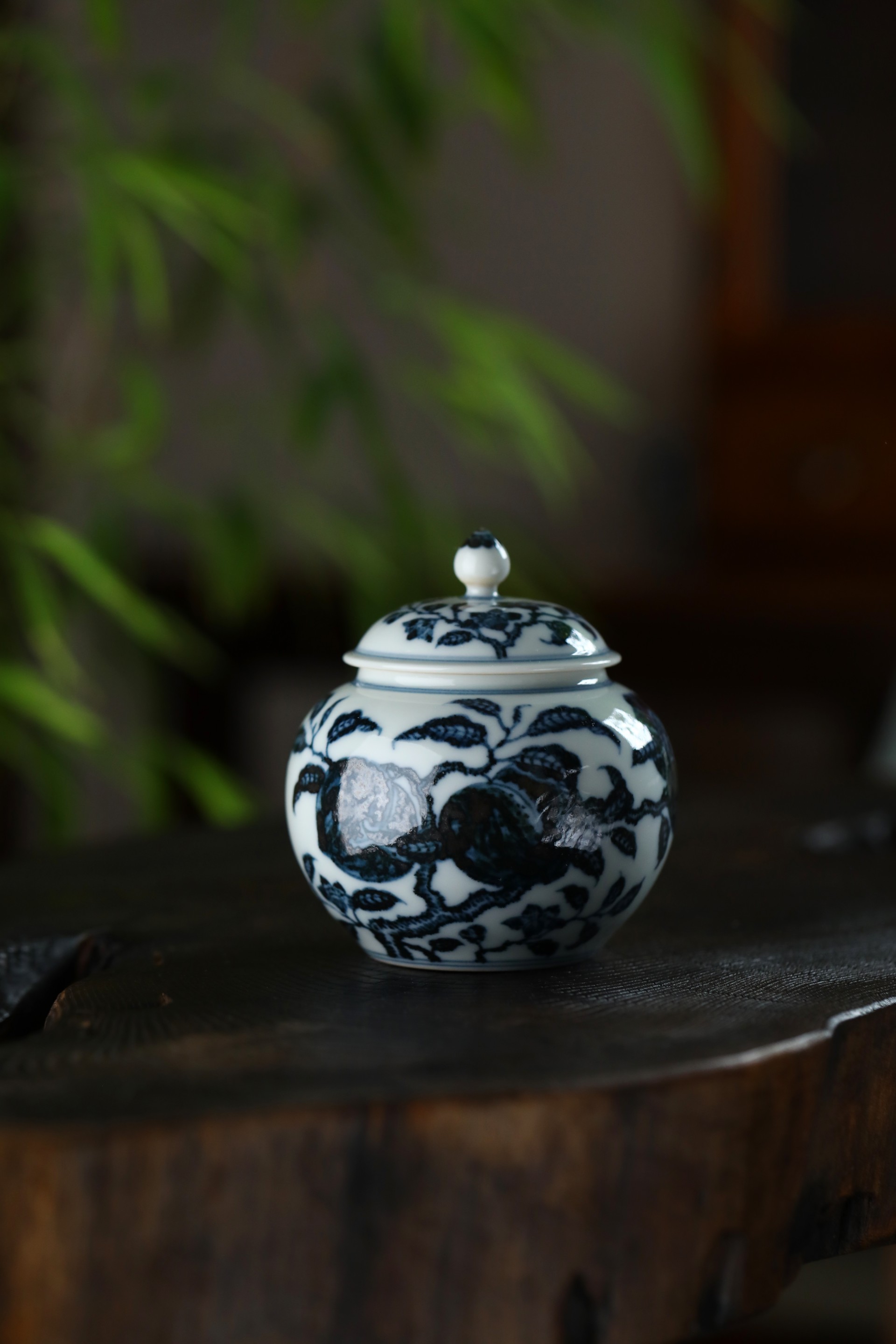 松柴淬青花 玉脂见匠心 —— 布一窑解码永宣官窑的当代表达(图1) 松柴淬青花 玉脂见匠心 —— 布一窑解码永宣官窑的当代表达(图1)