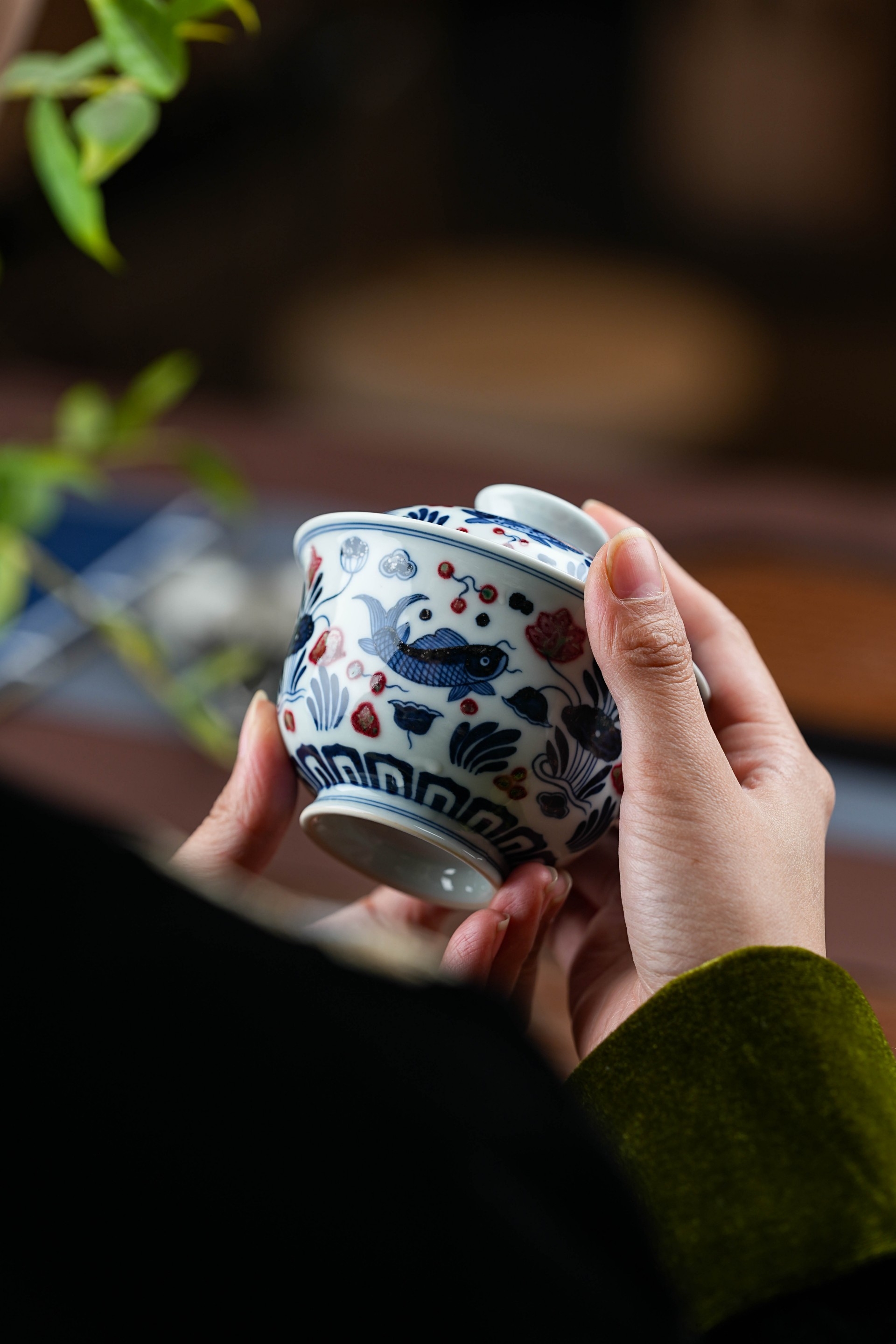 古韵今风,雅器入席——“正德御窑青花釉里红鱼藻系列”(图3) 古韵今风,雅器入席——“正德山房青花釉里红鱼藻系列”(图3)
