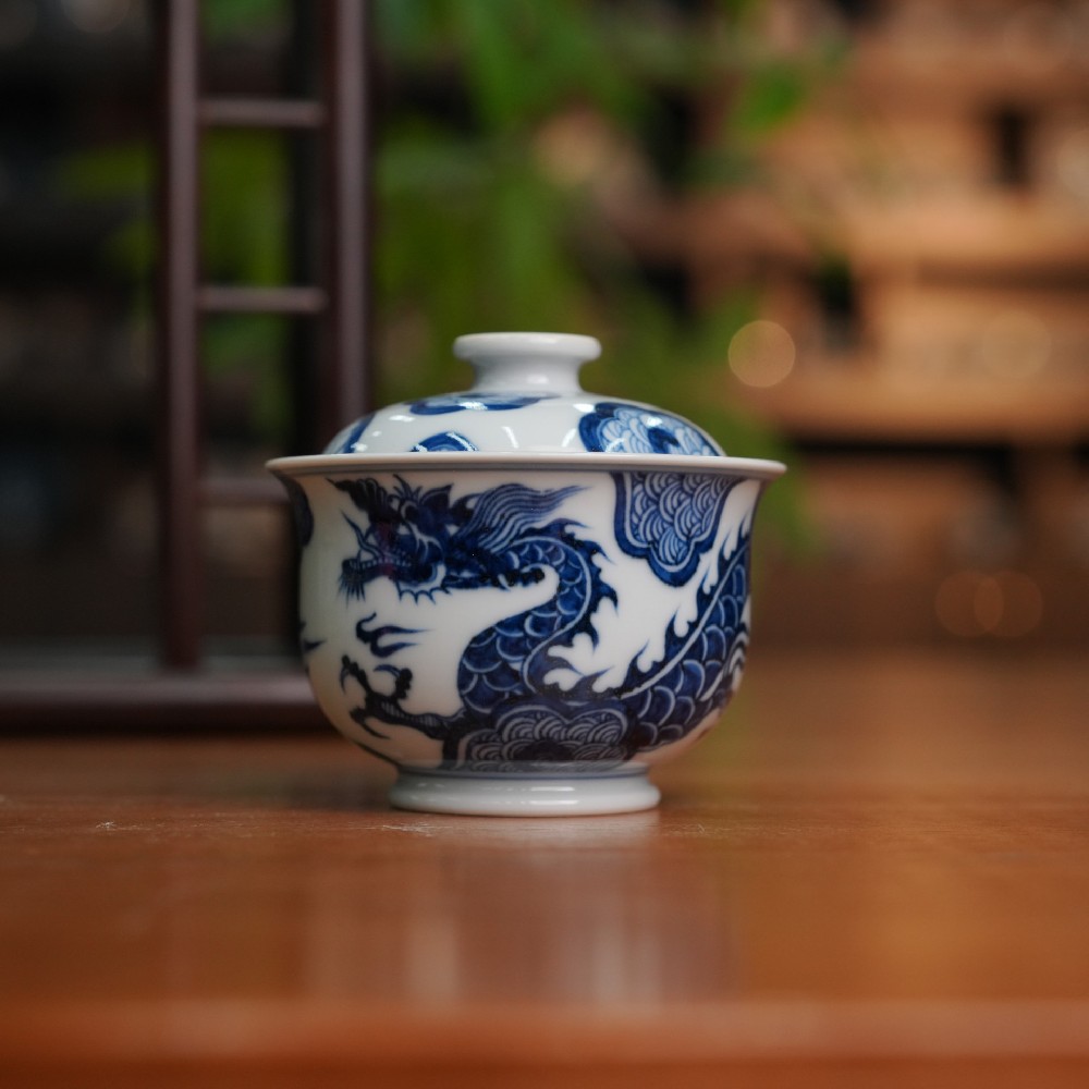 不止于器:刘建锋窑如何用一把火复刻明永宣的雄浑气韵?(图1) 不止于器:刘建锋窑如何用一把火复刻明永宣的雄浑气韵?(图1)