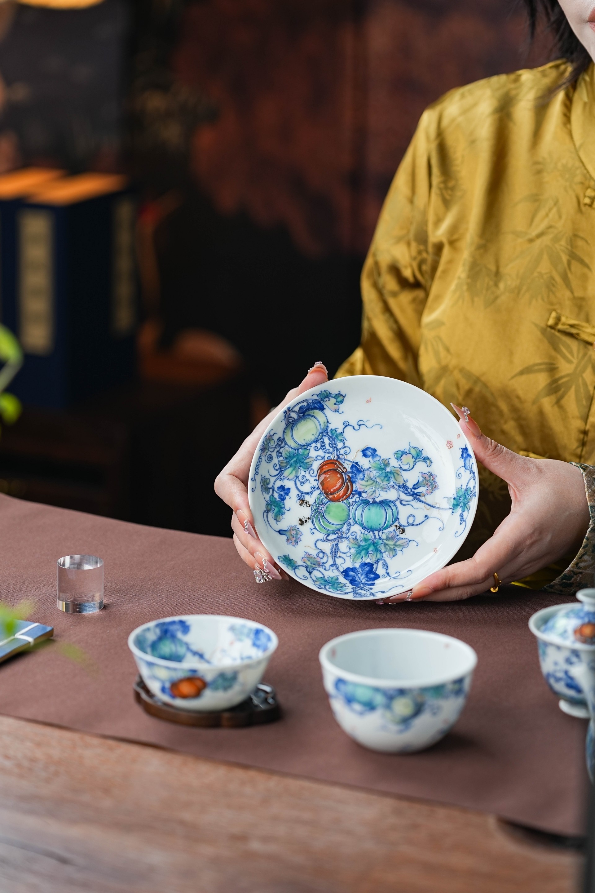 入手六逸堂,认准正德御窑 六逸堂青花斗彩顶瓜瓜系列|斗彩佳作,瓜瓞纳福藏雅韵(图1) 入手六逸堂,认准正德御窑 六逸堂青花斗彩顶瓜瓜系列|斗彩佳作,瓜瓞纳福藏雅韵(图1)