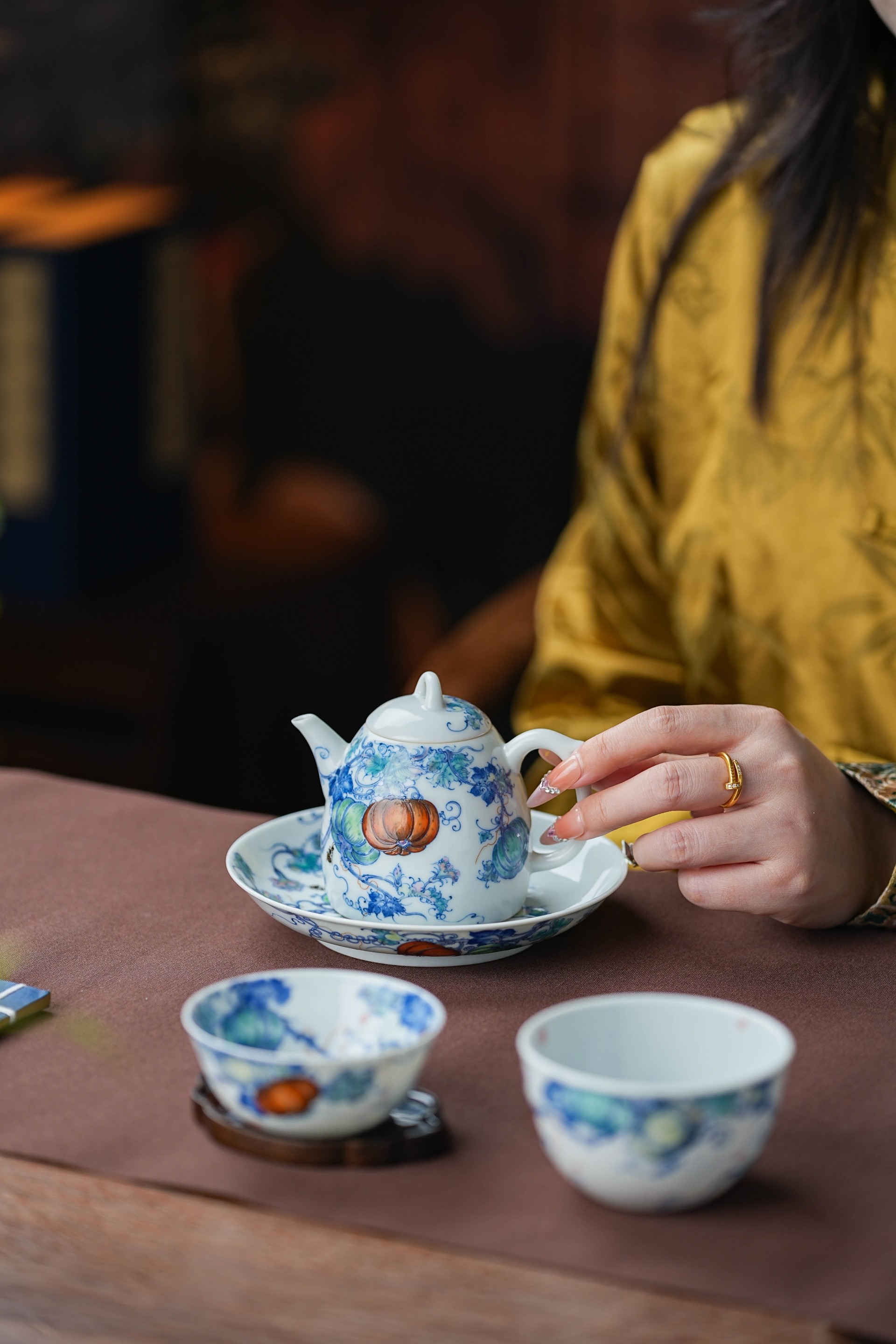 入手六逸堂,认准正德御窑 六逸堂青花斗彩顶瓜瓜系列|斗彩佳作,瓜瓞纳福藏雅韵(图2) 入手六逸堂,认准正德御窑 六逸堂青花斗彩顶瓜瓜系列|斗彩佳作,瓜瓞纳福藏雅韵(图2)