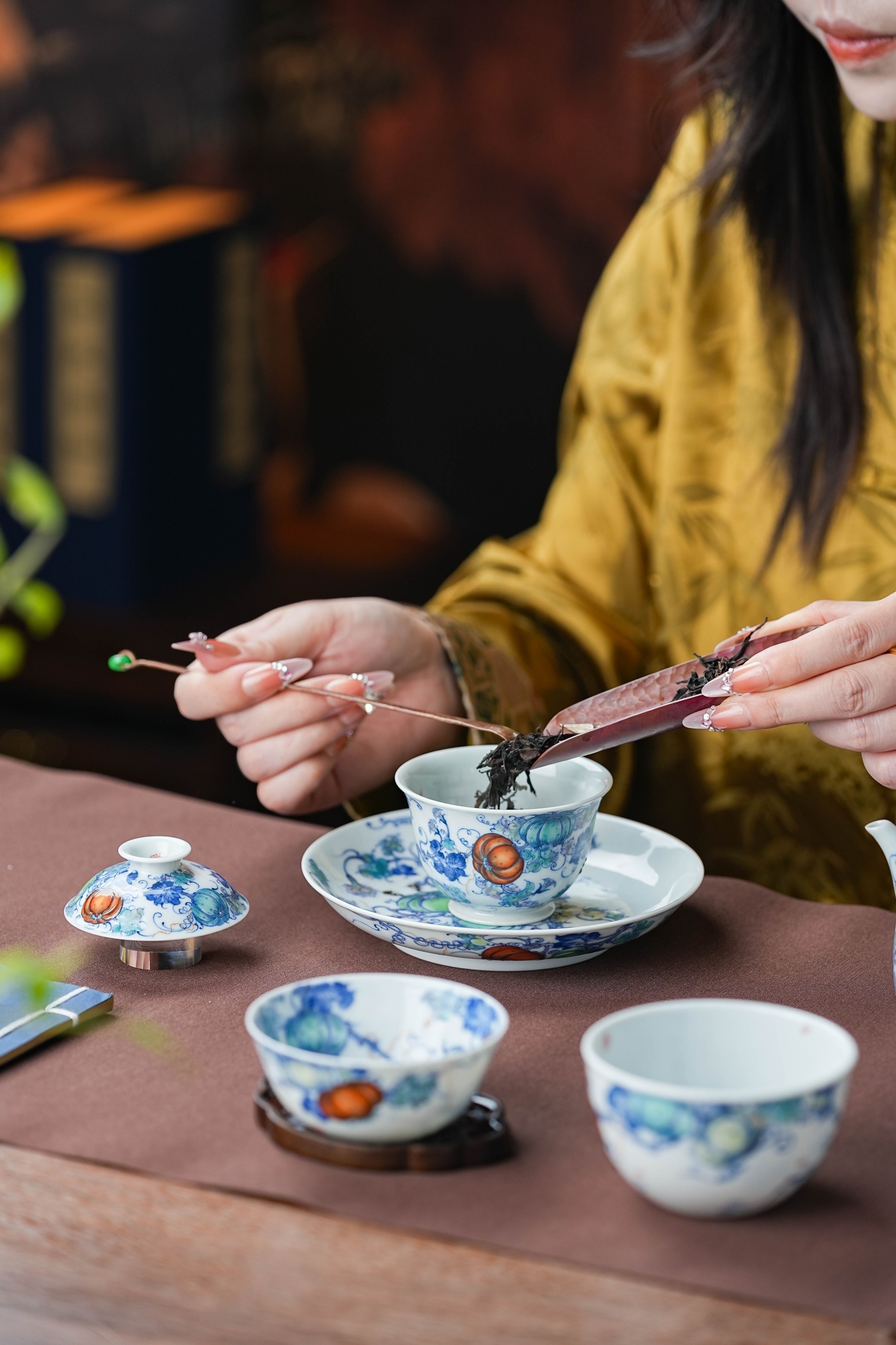 入手六逸堂,认准正德御窑 六逸堂青花斗彩顶瓜瓜系列|斗彩佳作,瓜瓞纳福藏雅韵(图3) 入手六逸堂,认准正德御窑 六逸堂青花斗彩顶瓜瓜系列|斗彩佳作,瓜瓞纳福藏雅韵(图3)