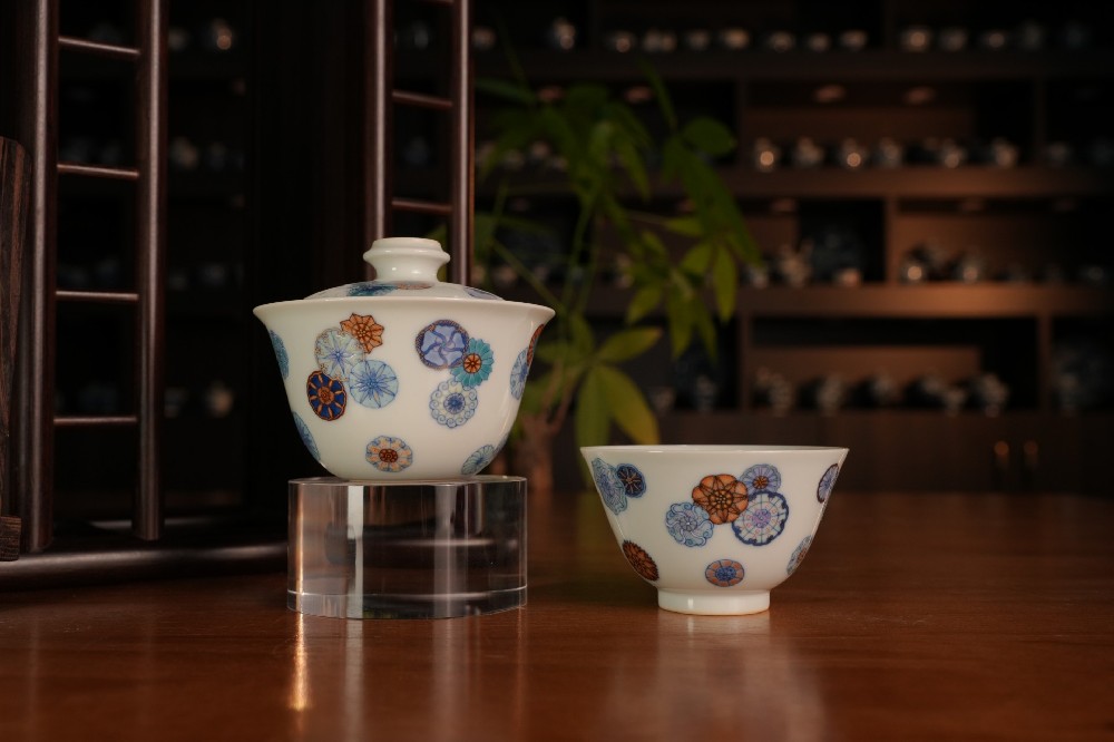 刘建锋窑 |每日推荐——青花斗彩皮球花系列(图1)