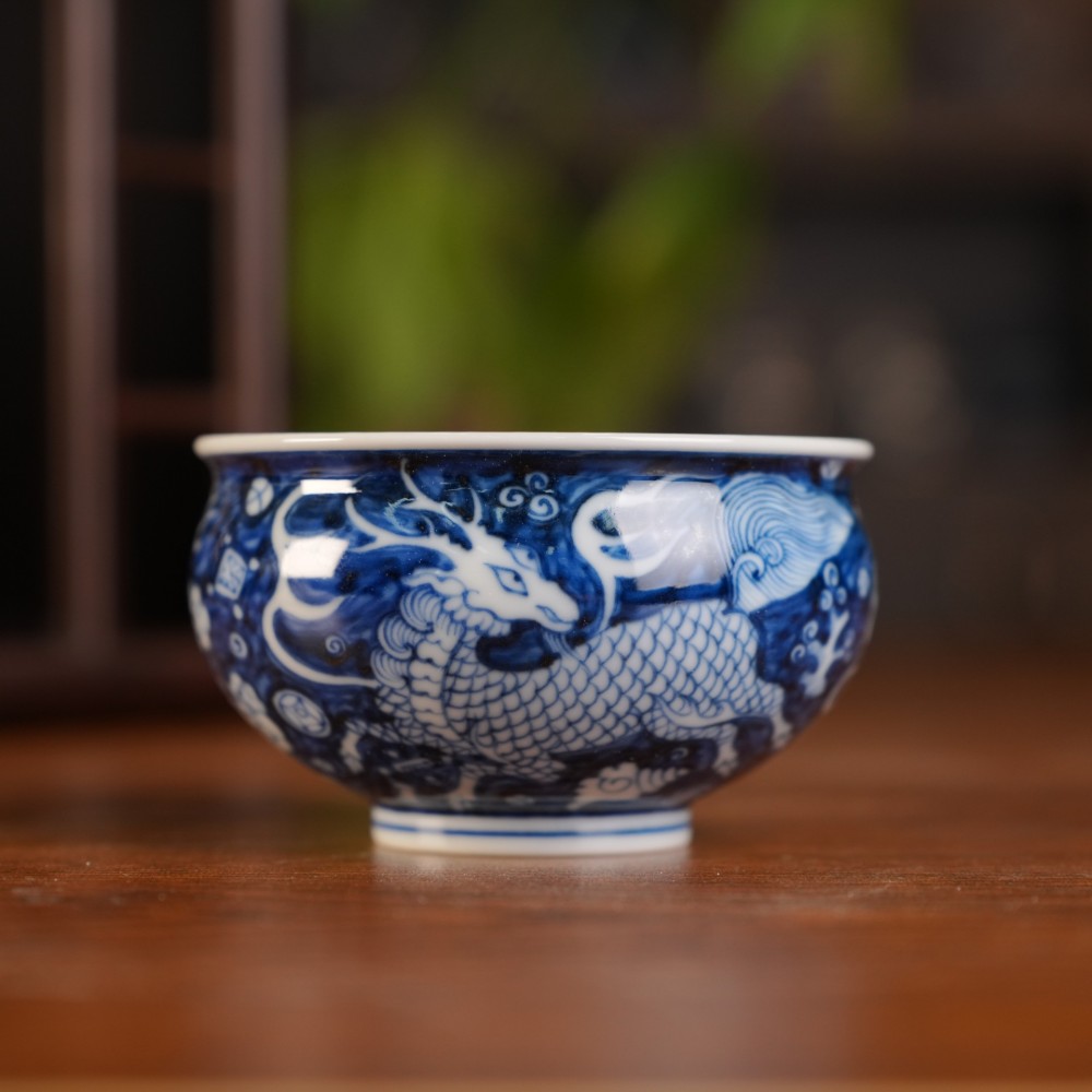 以胎釉立本,以柴烧立信——刘建锋窑柴窑青花以"一线工艺、中端定价"重塑当代柴窑青花价值坐标(图1) 以胎釉立本,以柴烧立信——刘建锋窑柴窑青花以"一线工艺、中端定价"重塑当代柴窑青花价值坐标(图1)