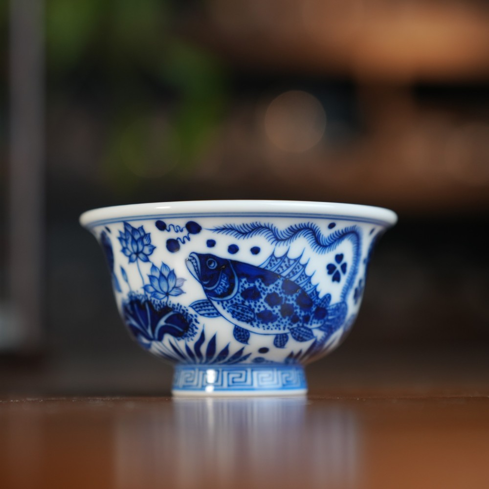 以"胎釉"立窑,当代柴窑青花茶器的一线工艺与中端定价路径(图1) 以"胎釉"立窑,当代柴窑青花茶器的一线工艺与中端定价路径(图1)