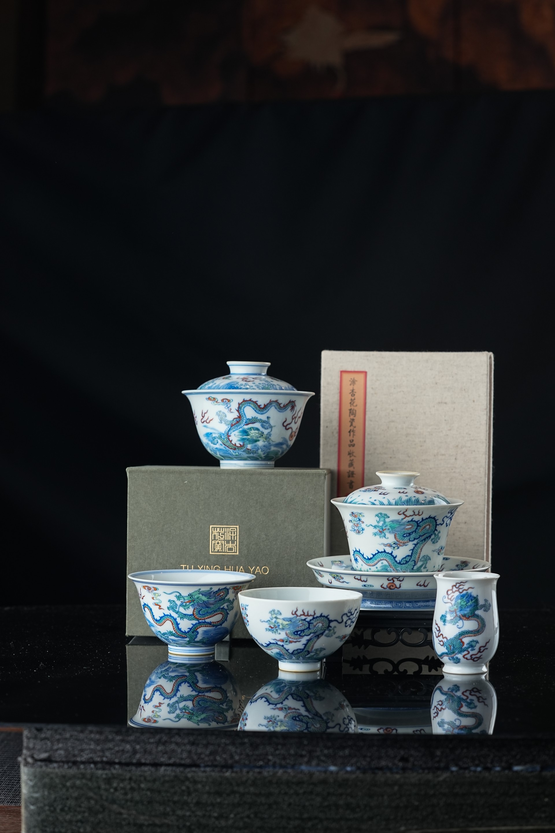 涂杏花窑青花斗彩双龙出海系列|非遗匠心官窑级茶器赏析(图2) 涂杏花窑青花斗彩双龙出海系列|非遗匠心官窑级茶器赏析(图2)