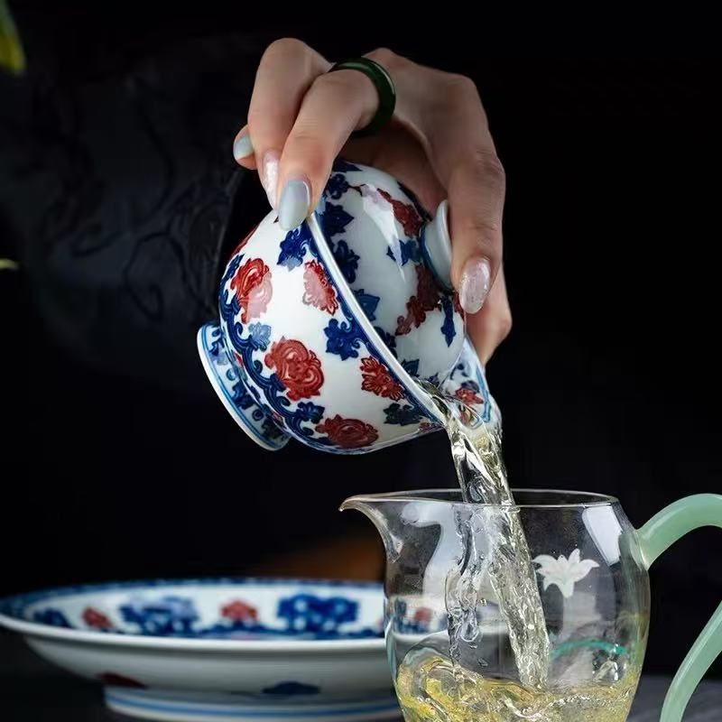 官窑风骨续写当代茶器美学 永明尚玩年锦纹青花釉里红系列成收藏新标杆(图4)