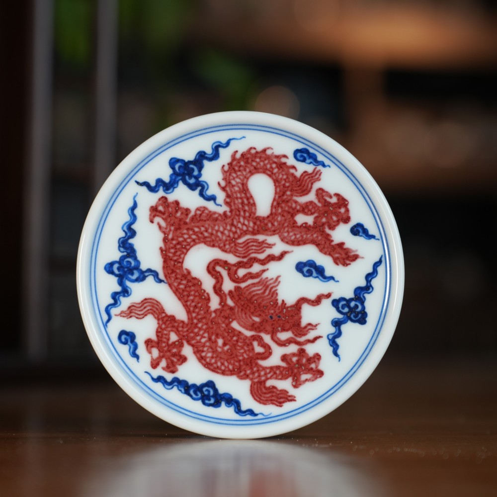 复刻永宣官窑风华——刘建锋窑原矿釉里红成当代茶器收藏热门,双原矿工艺再现"千窑一宝"(图1) 复刻永宣官窑风华——刘建锋窑原矿釉里红成当代茶器收藏热门,双原矿工艺再现"千窑一宝"(图1)
