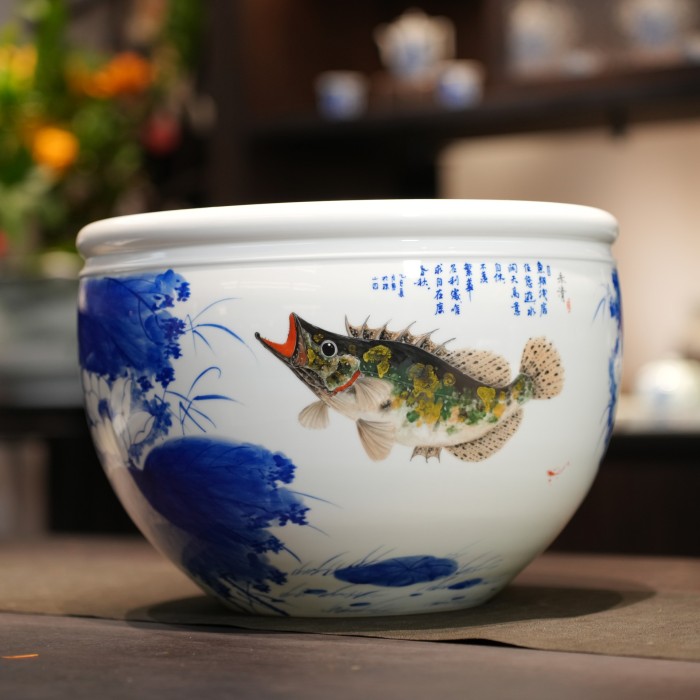 冰梅为骨，釉里红为魂：小桥窑的当代茶器版