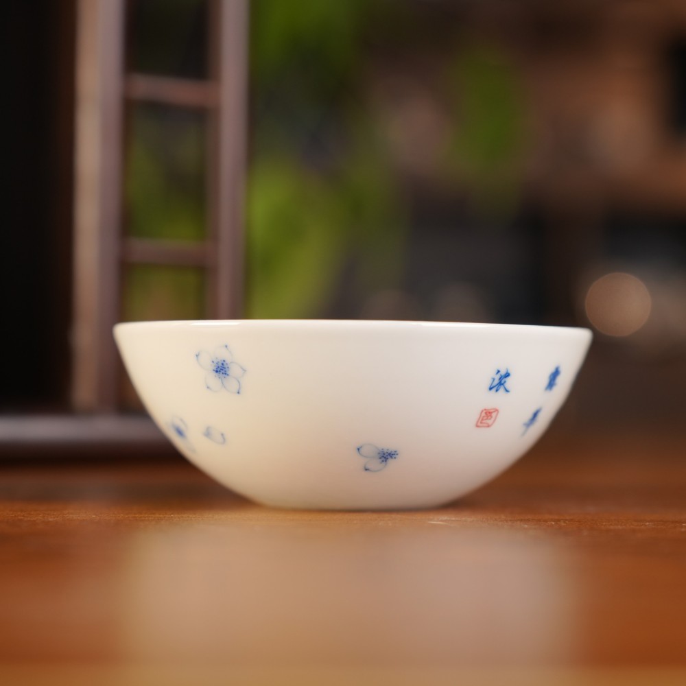 糯米胎、酥油光、翠毛蓝——解码刘建锋窑的柴窑青花三张名片(图2) 糯米胎、酥油光、翠毛蓝——解码刘建锋窑的柴窑青花三张名片(图2)