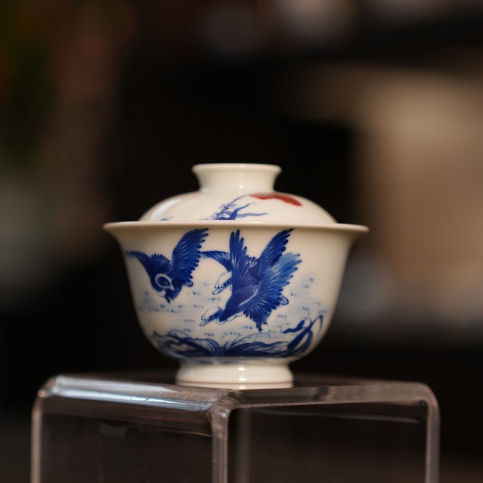 "一线工艺、二线门槛"：小桥窑凭釉里红与清雅文人瓷建立圈层口碑(图2)