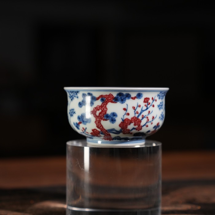 方寸瓷面绘古今|小桥窑两大典藏力作,清明上河图题材行业领先,松竹梅釉里红彰显文人风骨(图2) 方寸瓷面绘古今|小桥窑两大典藏力作,清明上河图题材行业领先,松竹梅釉里红彰显文人风骨(图2)
