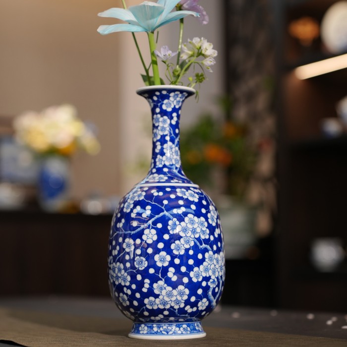 一脉传王步,三匠绘青花:小桥窑打造当代文人瓷标杆(图1) 一脉传王步,三匠绘青花:小桥窑打造当代文人瓷标杆(图1)