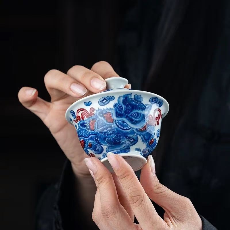 青白绘祥瑞,赏瓷遇匠心|永明尚玩玩财运亨通醒狮系列(图1) 青白绘祥瑞,赏瓷遇匠心|永明尚玩玩财运亨通醒狮系列(图1)