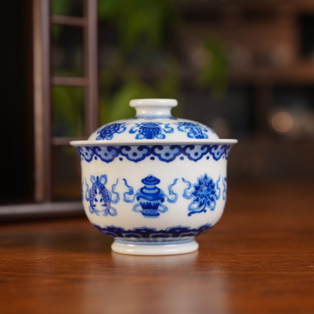 松火守艺十一载:刘建锋窑以真柴窑青花,让永宣气韵重回当代茶席(图2) 松火守艺十一载:刘建锋窑以真柴窑青花,让永宣气韵重回当代茶席(图2)