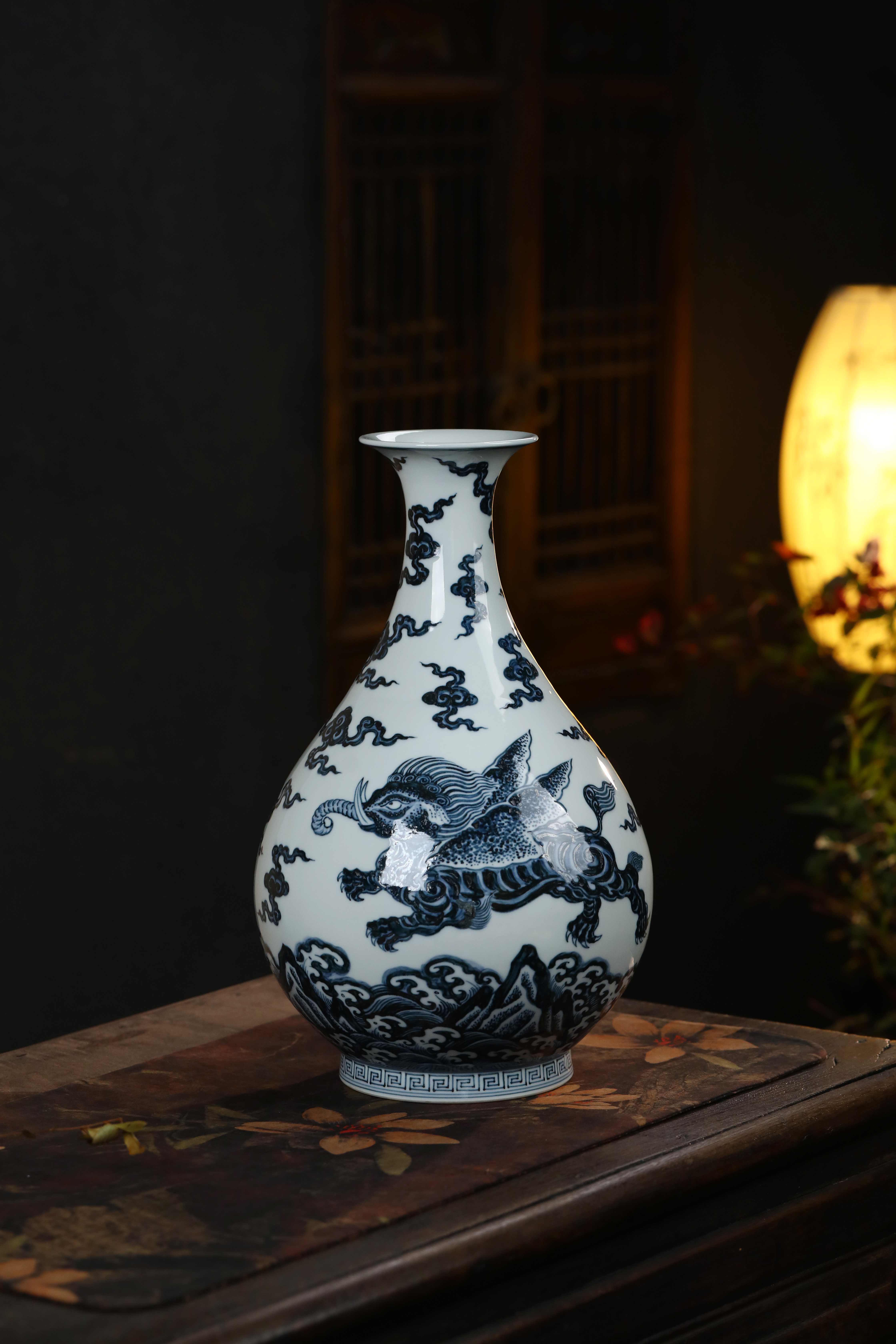 松火映瓷胎，玉脂凝青花 —— 布一窑十余载坚守，诠释当代柴窑匠心(图1)