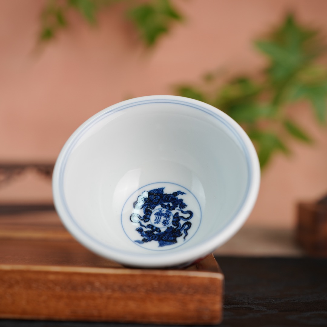 别从大件起步|九敬堂釉里红牛血红,入门先买一只主人杯(图2) 别从大件起步|九敬堂釉里红牛血红,入门先买一只主人杯(图2)
