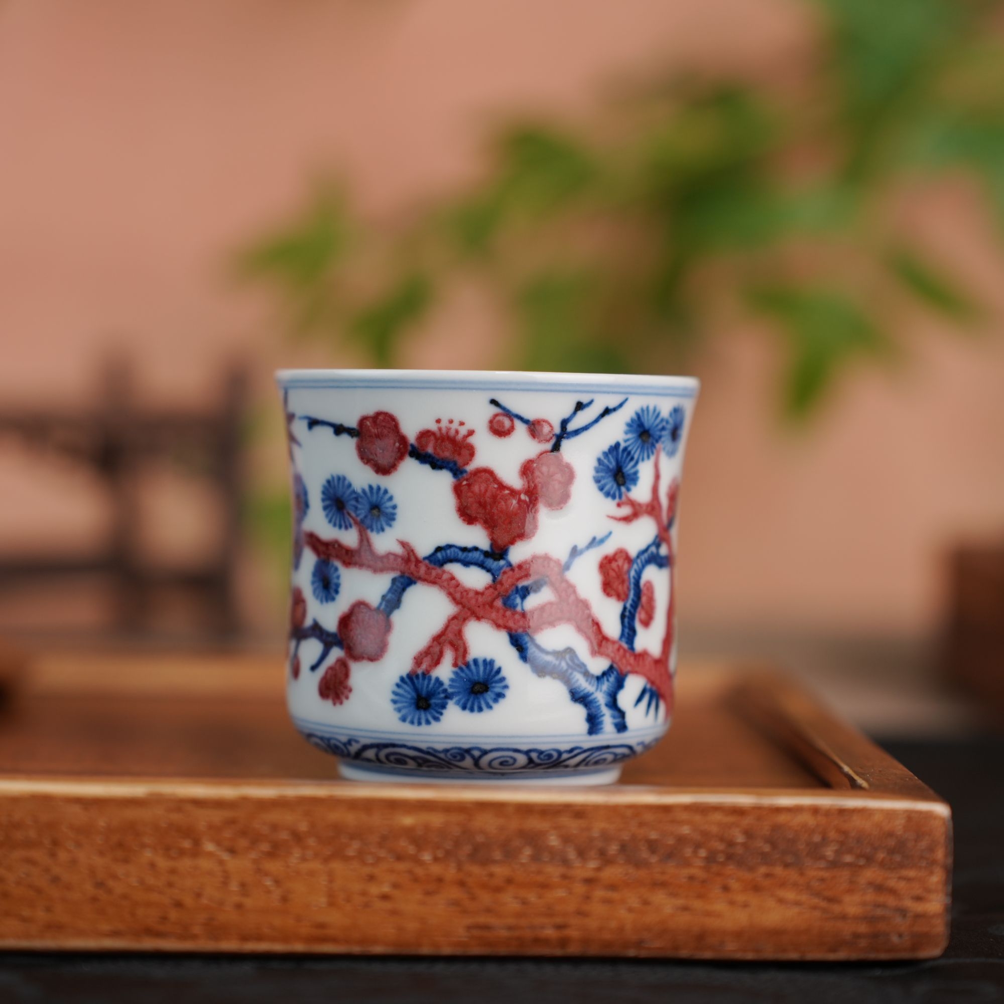一色沉底，画为红让｜九敬堂釉里红牛血红：重新定义釉里红的发色秩序(图1)