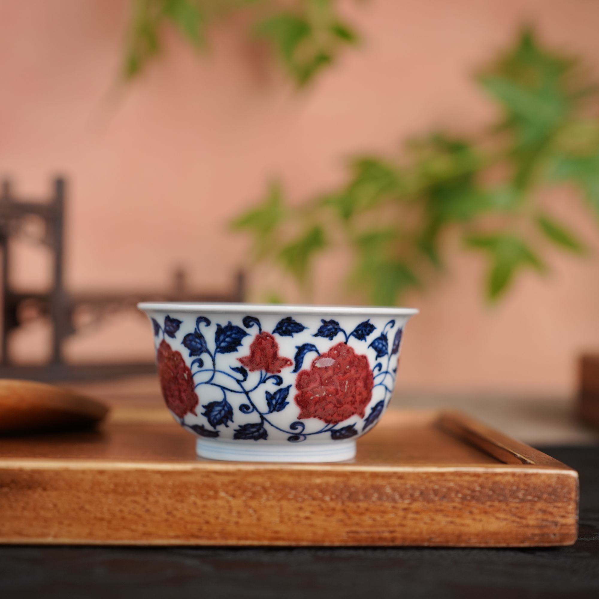 一色沉底,画为红让|九敬堂发布牛血红釉里红品鉴体系,重新定义铜红发色秩序(图1) 一色沉底,画为红让|九敬堂发布牛血红釉里红品鉴体系,重新定义铜红发色秩序(图1)