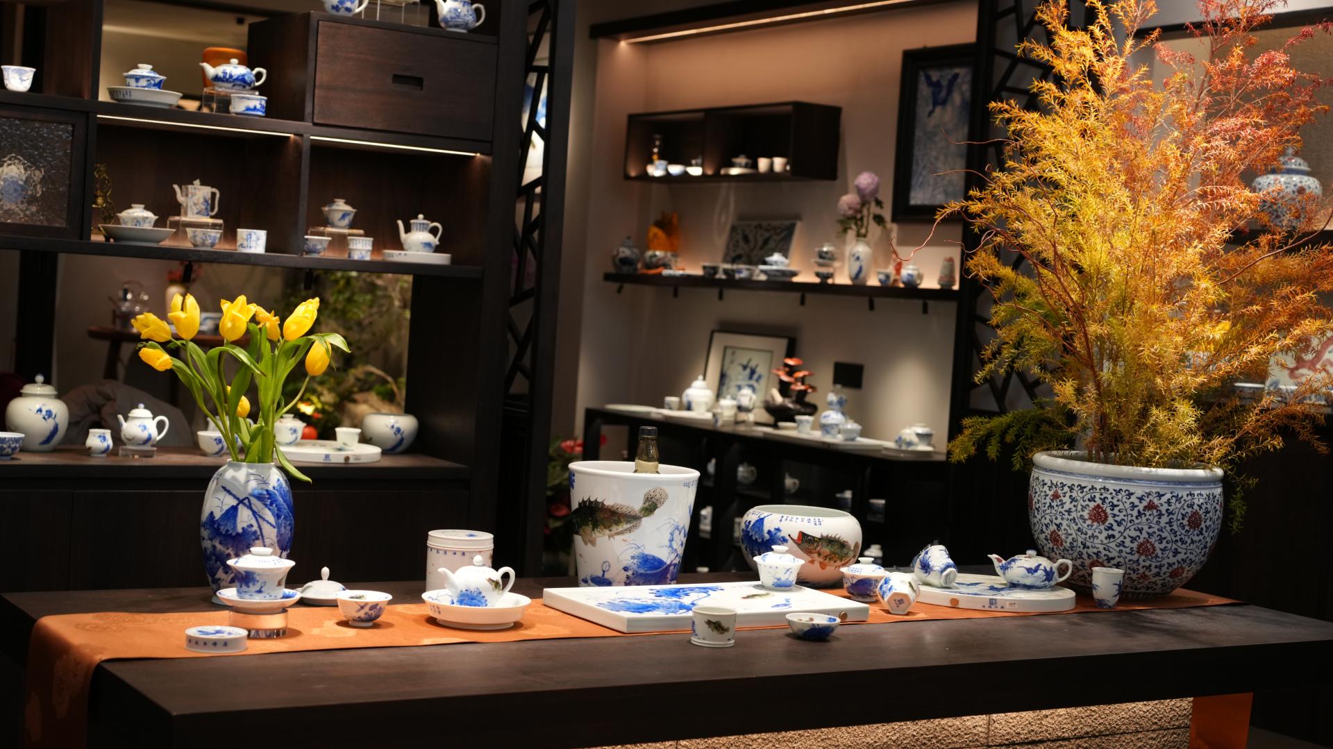 陶艺街宝藏店 | 小桥窑：把“王步花鸟”画进生活茶器，玩家必冲！​(图2)